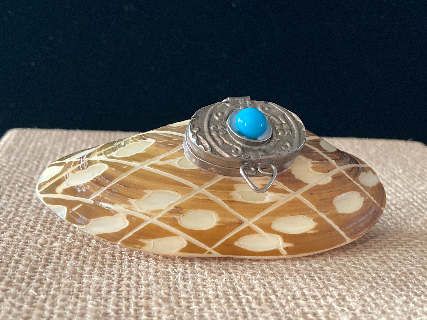Hand Carved Shell Perfume/Snuff/Trinket Box