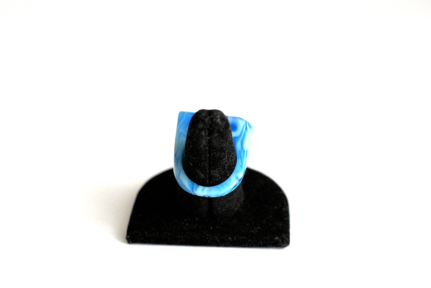 Blue Swirl Lucite Ring size 7 1/2