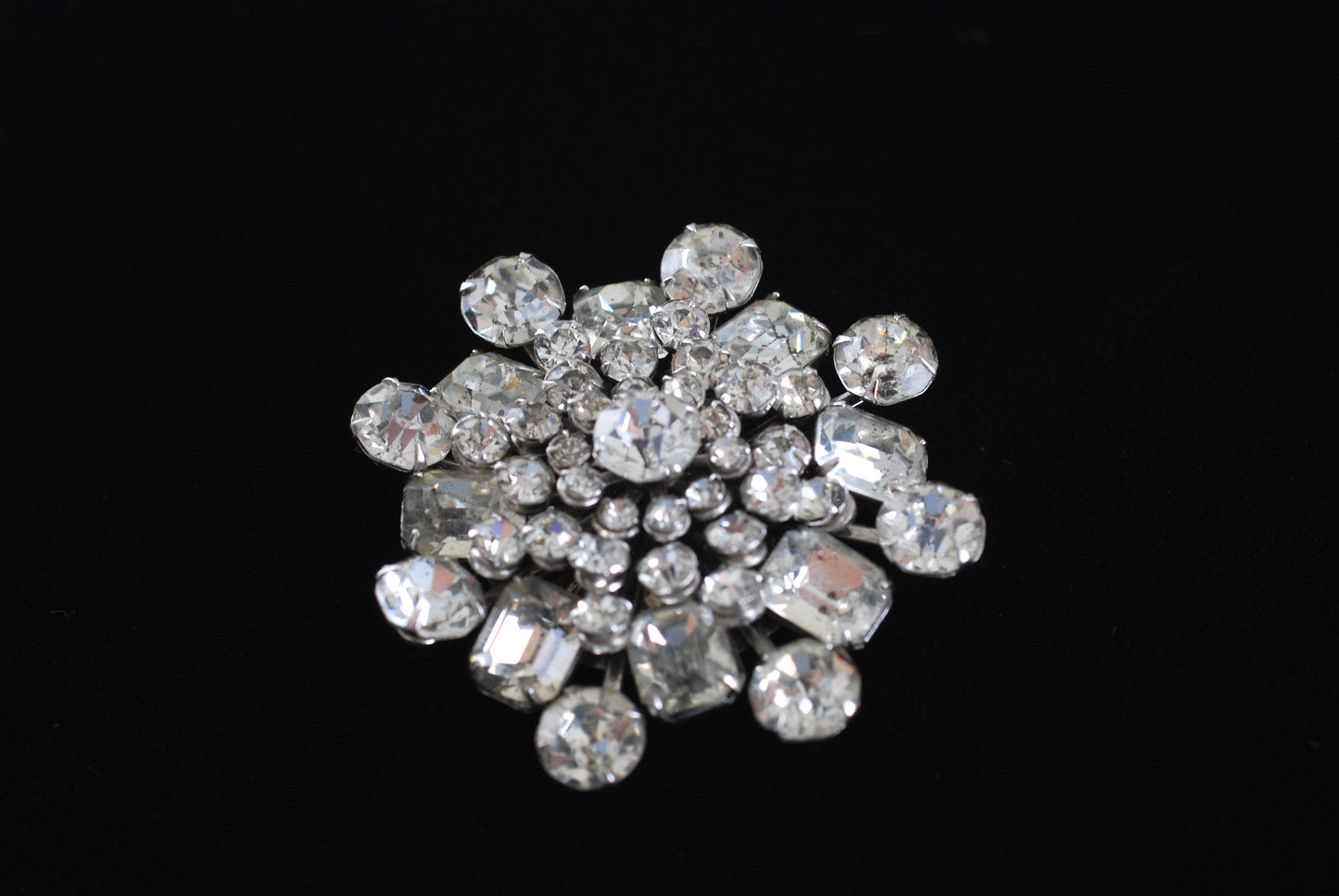 Stunning Vintage Starburst Dome Brooch Crystal Clear