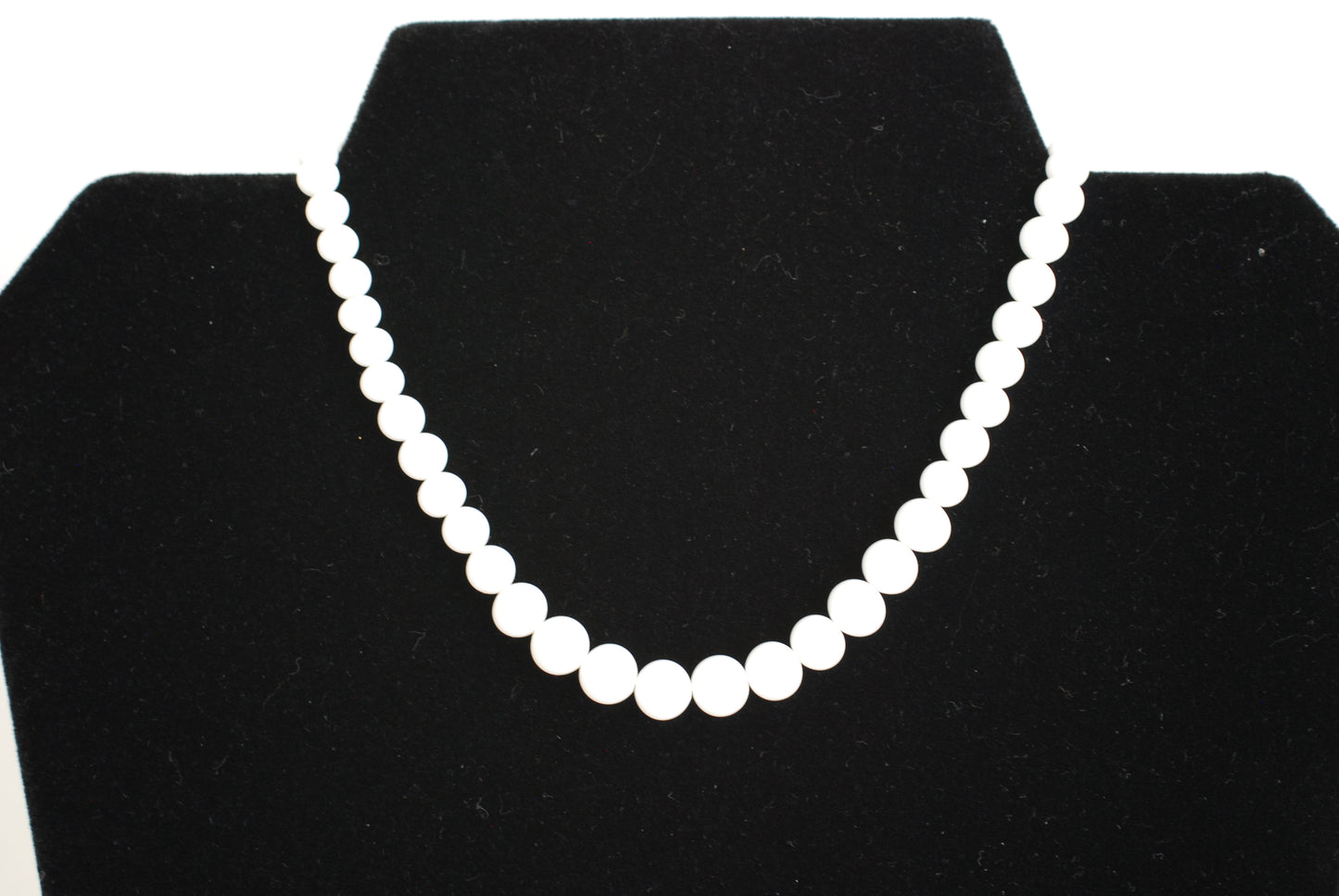 Vintage Milk Glass Necklace Graduated Bead Choker