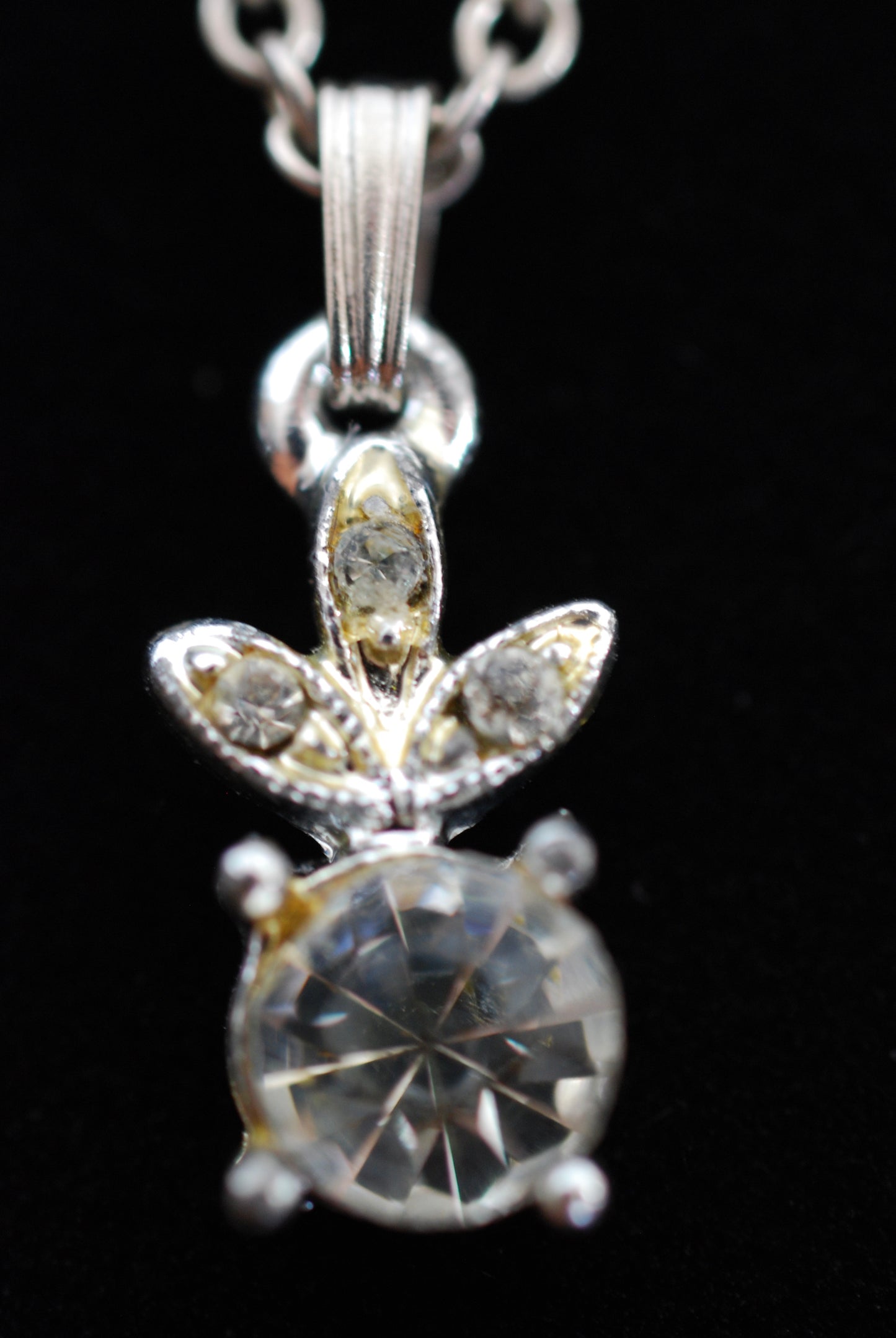 Vintage 1950s Tiny Rhinestone Pendant Necklace