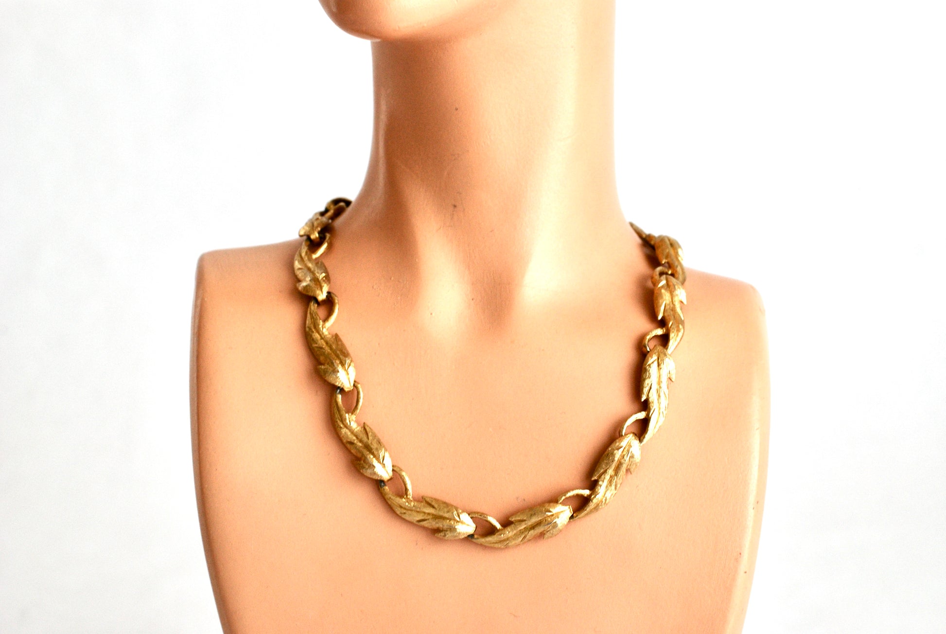 Vintage Monet Leaf Choker Goldtone Metal