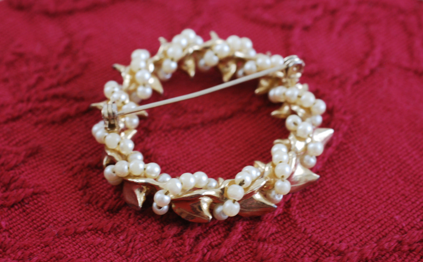 Gold Tone Circle Brooch Leaves and Pearls
