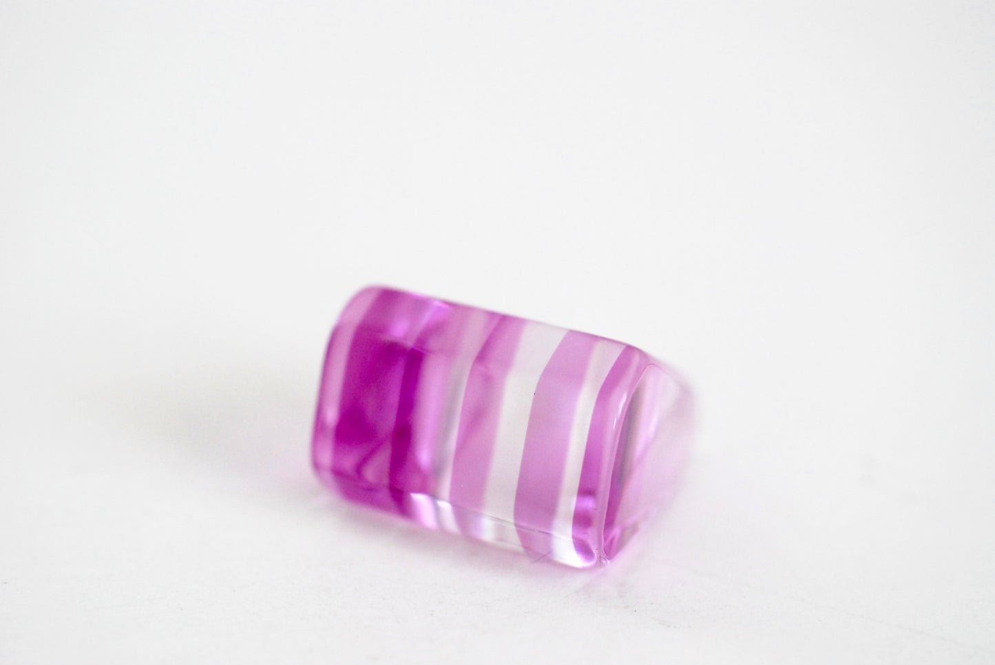 Purple Lucite Ring Vintage size 7 1/2