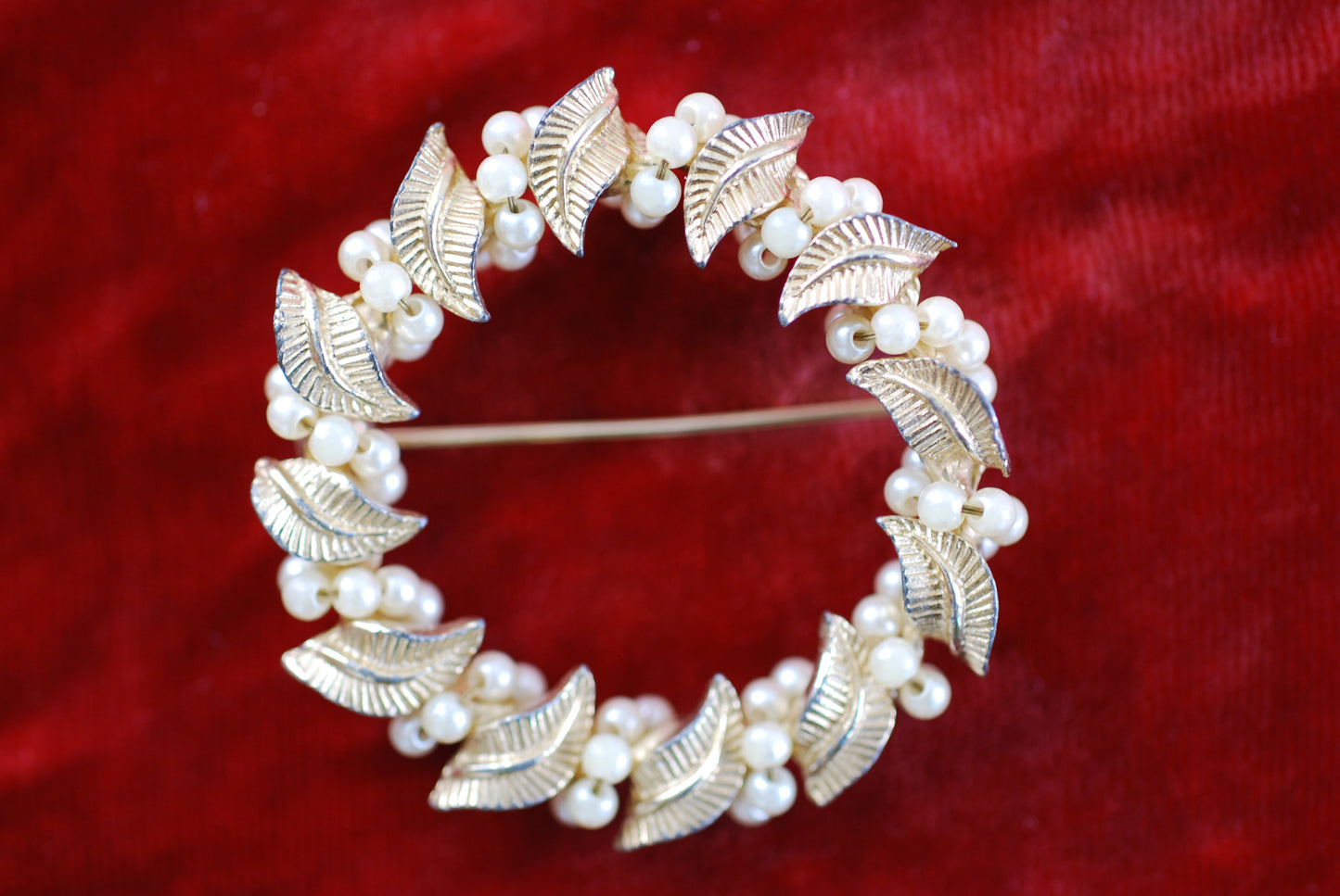 Gold Tone Circle Brooch Leaves and Pearls