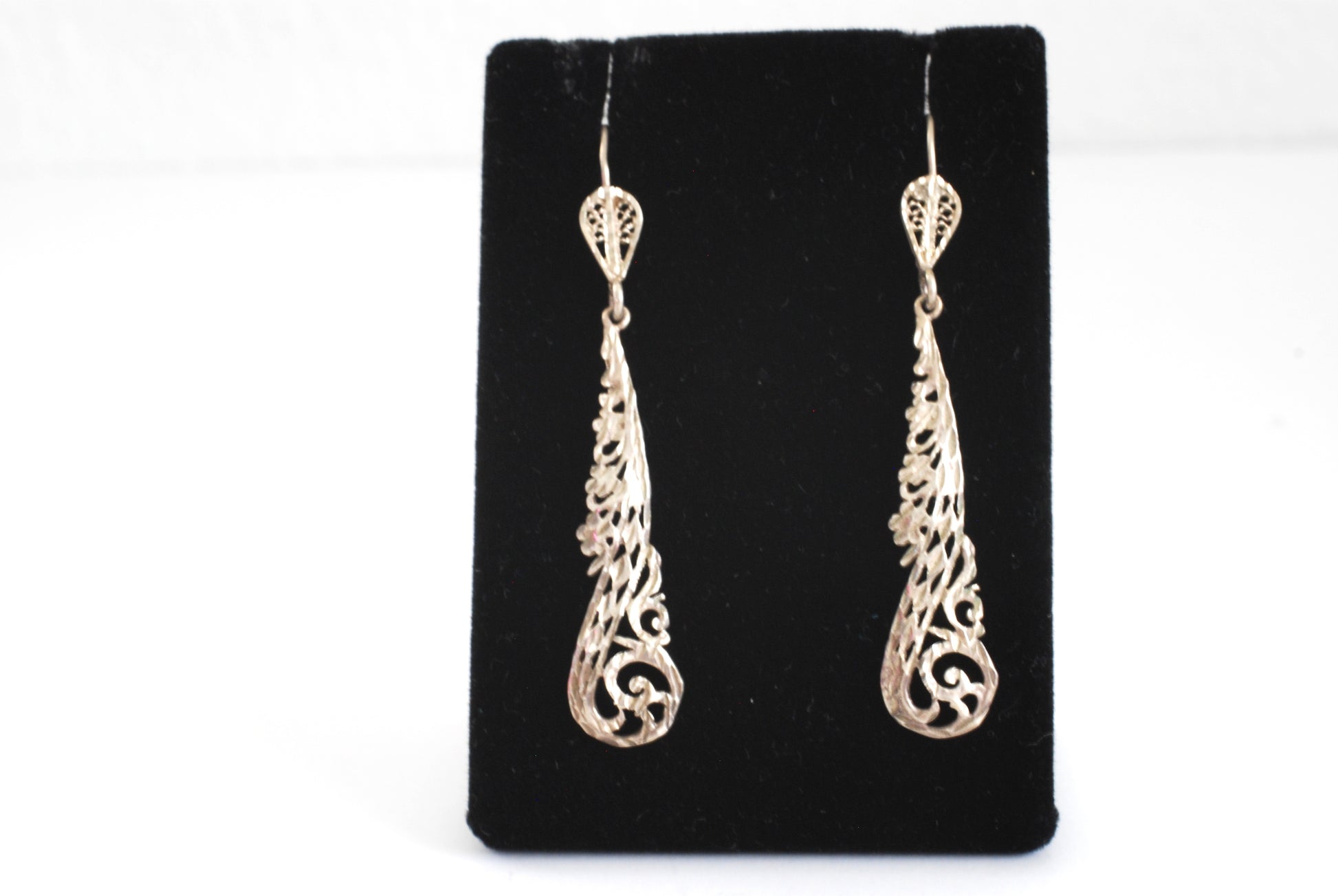 Sterling Silver Diamond Cut Teardrop Earrings Vintage 1970s