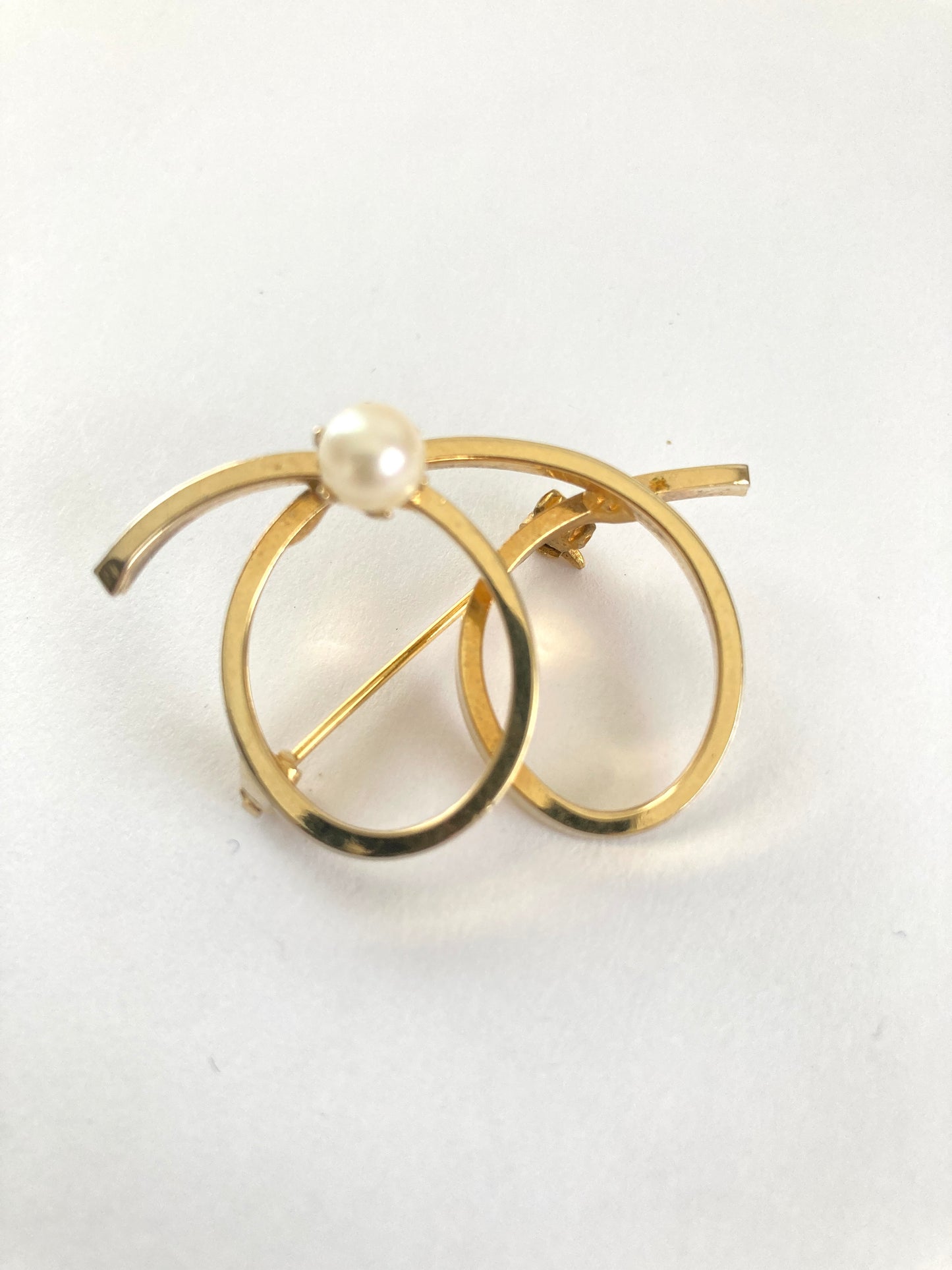 Double Loop Gold Plated Brooch with Single Pearl