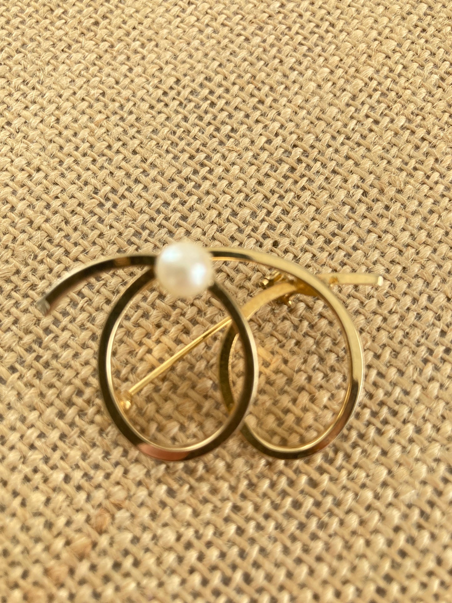 Double Loop Gold Plated Brooch with Single Pearl