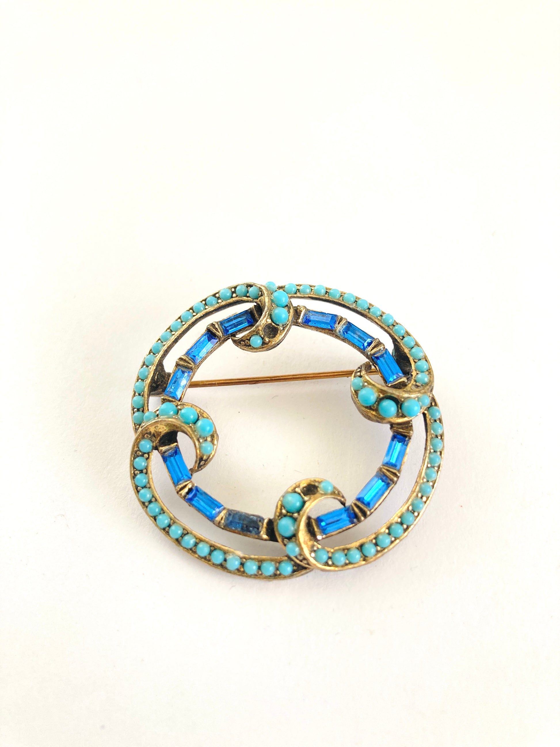Art Deco Style Circle Brooch in Blue