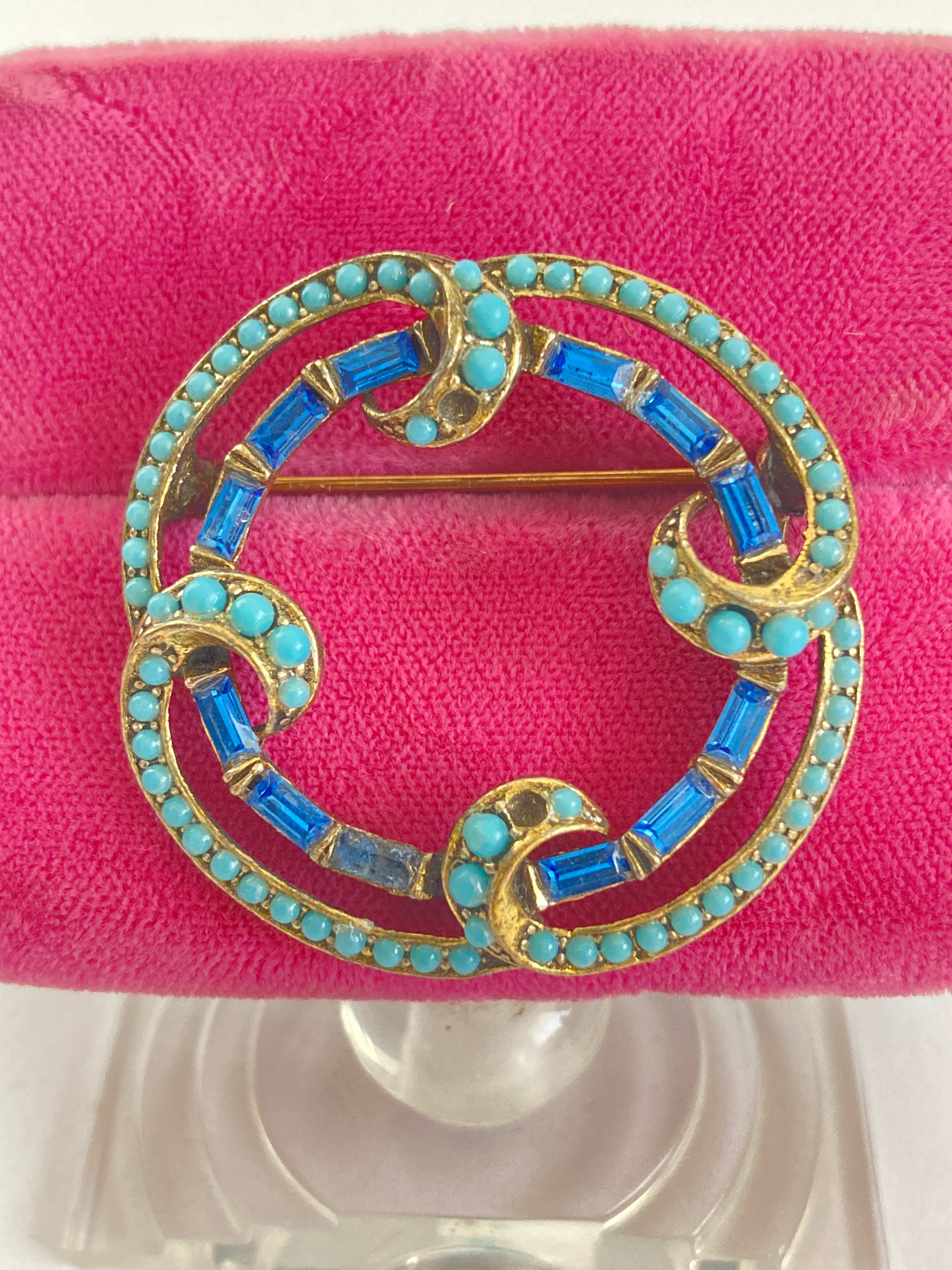 Art Deco Style Circle Brooch in Blue