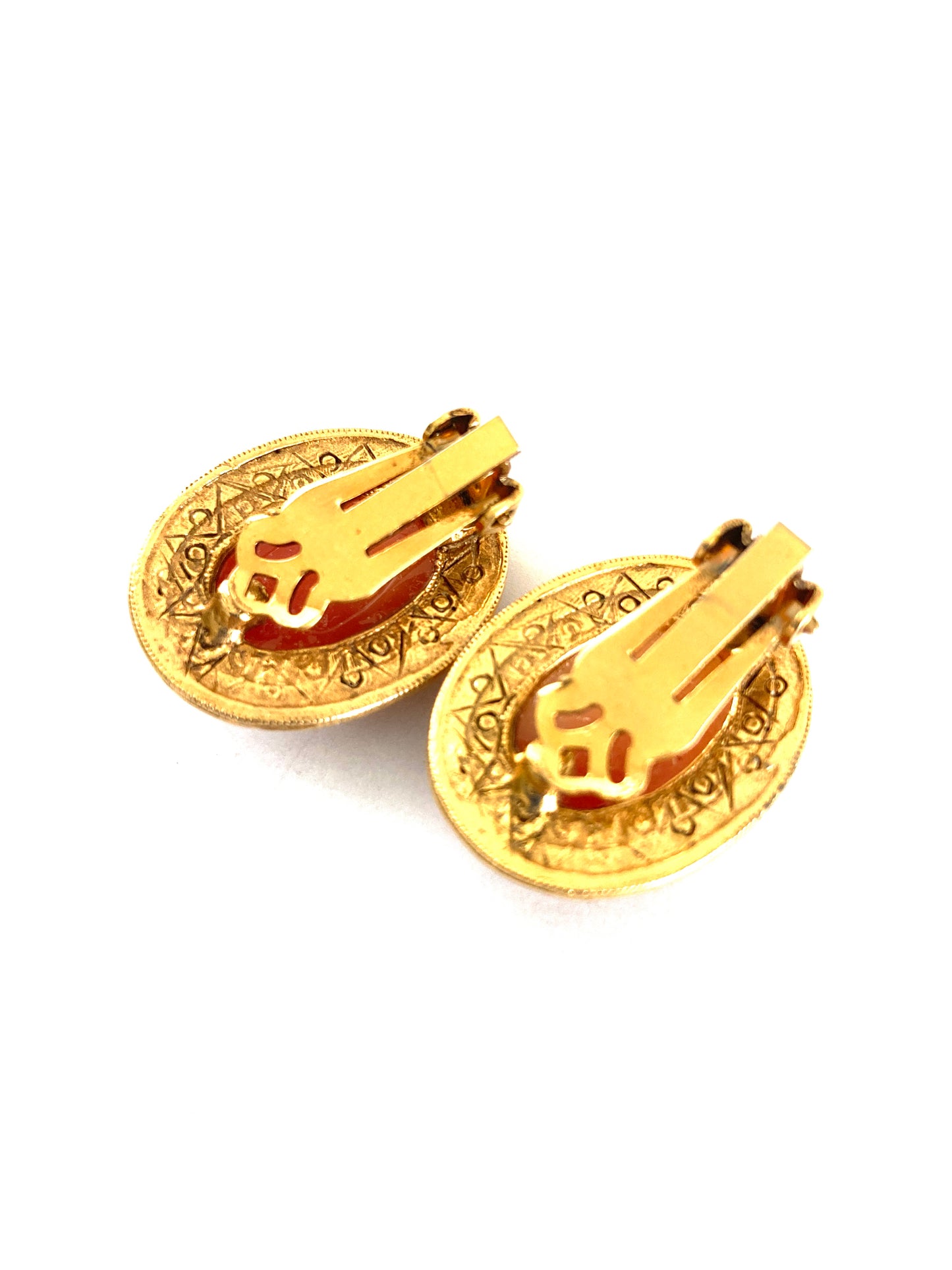 Cameo Earrings Faux Shell Gold Tone Clip Ons