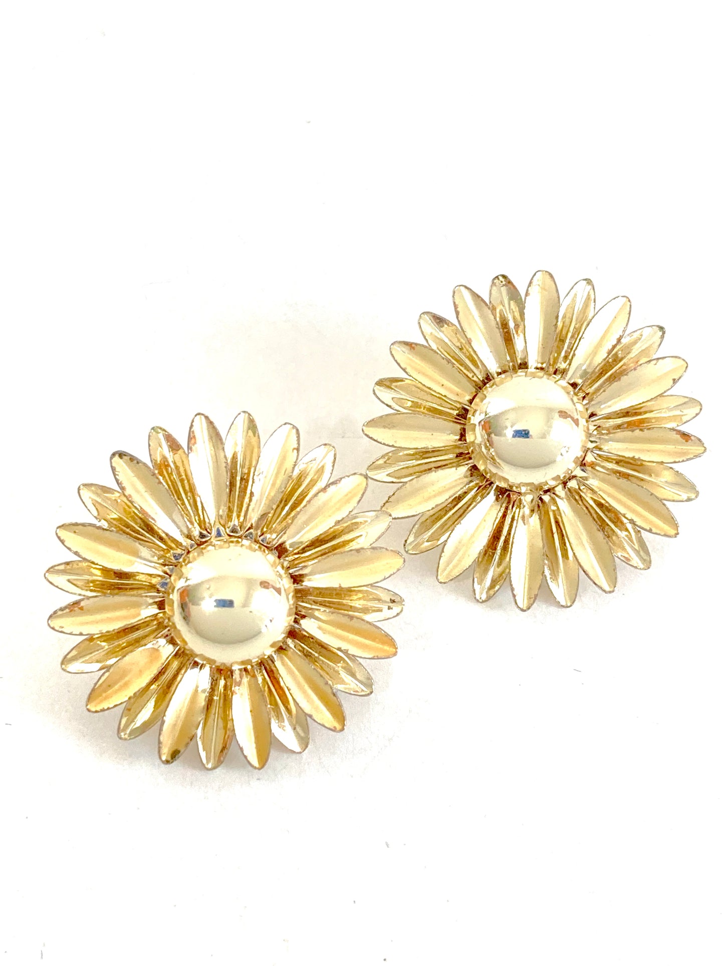 Gold Tone Daisy Clip On Earrings