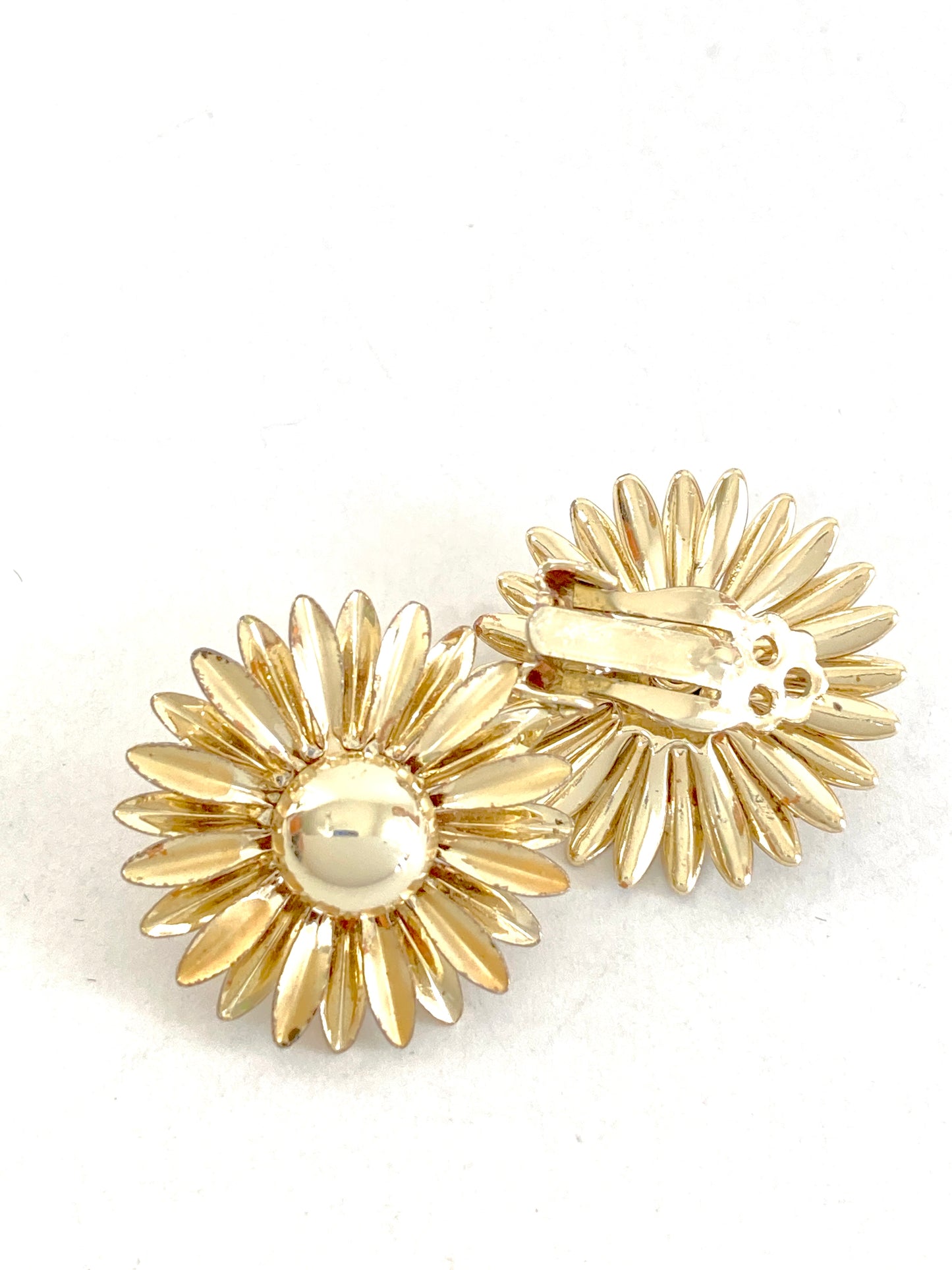 Gold Tone Daisy Clip On Earrings