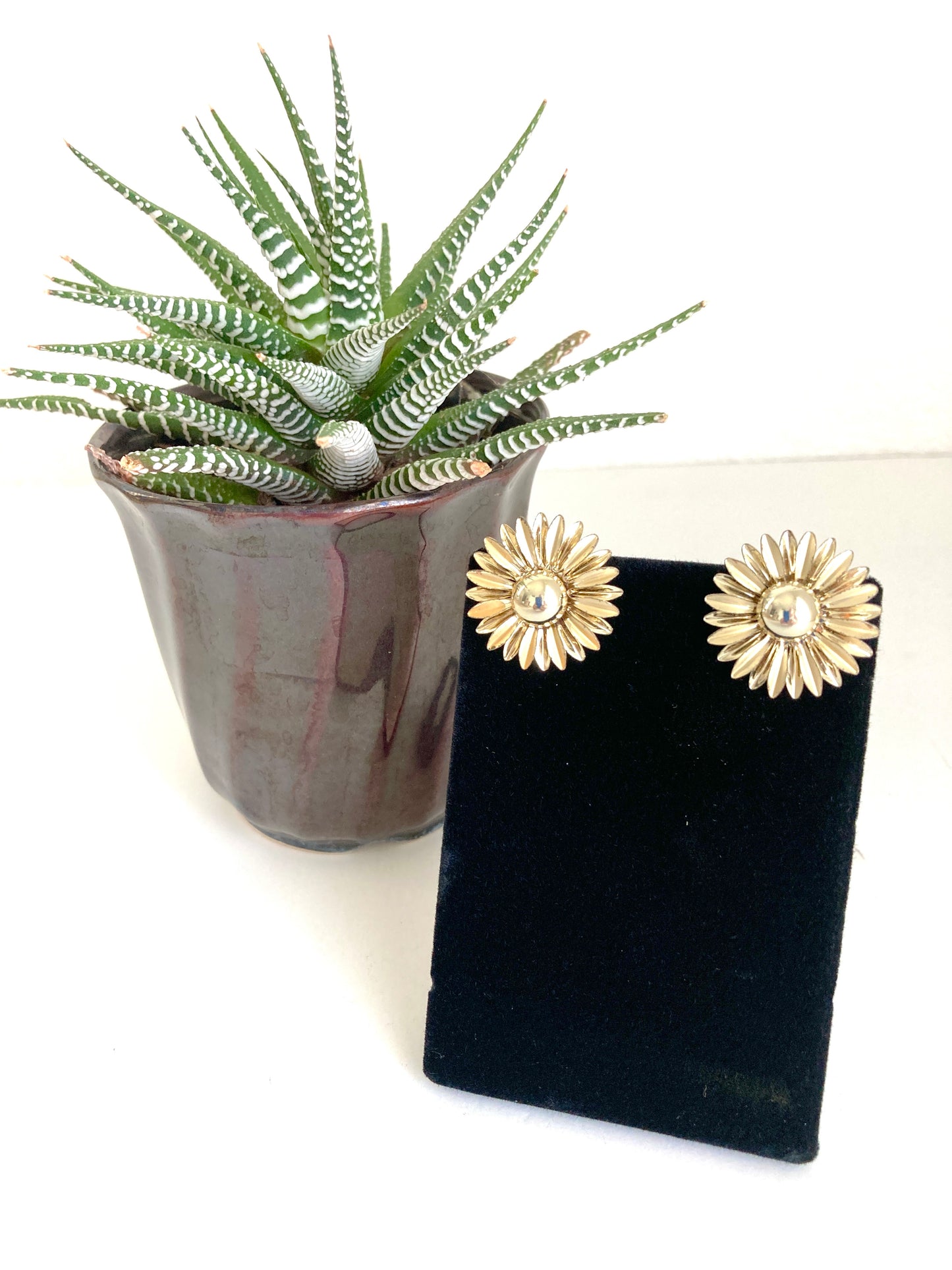 Gold Tone Daisy Clip On Earrings