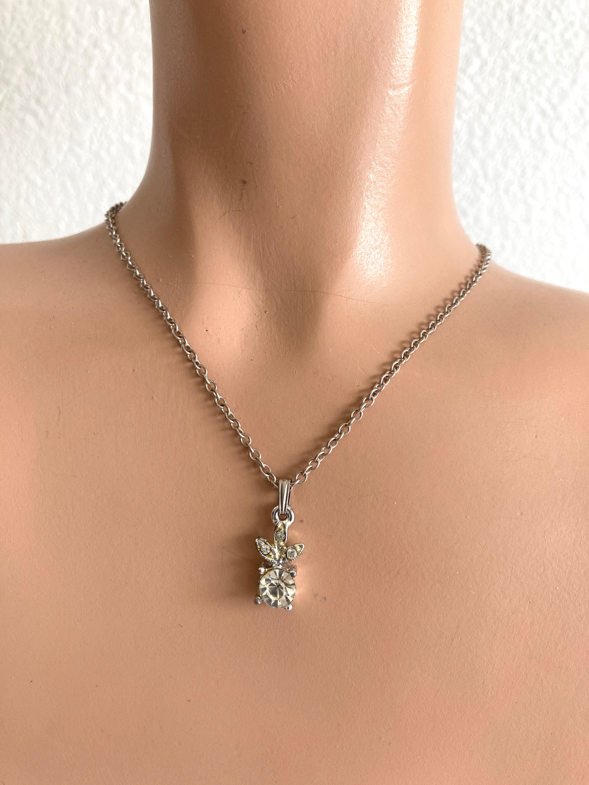 Vintage 1950s Tiny Rhinestone Pendant Necklace