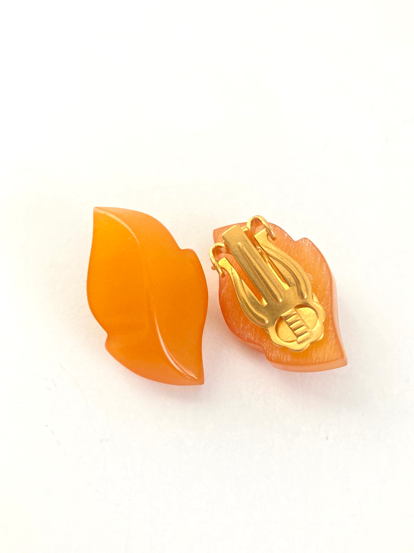 Chunky Lucite Leaf Earrings in Butterscotch