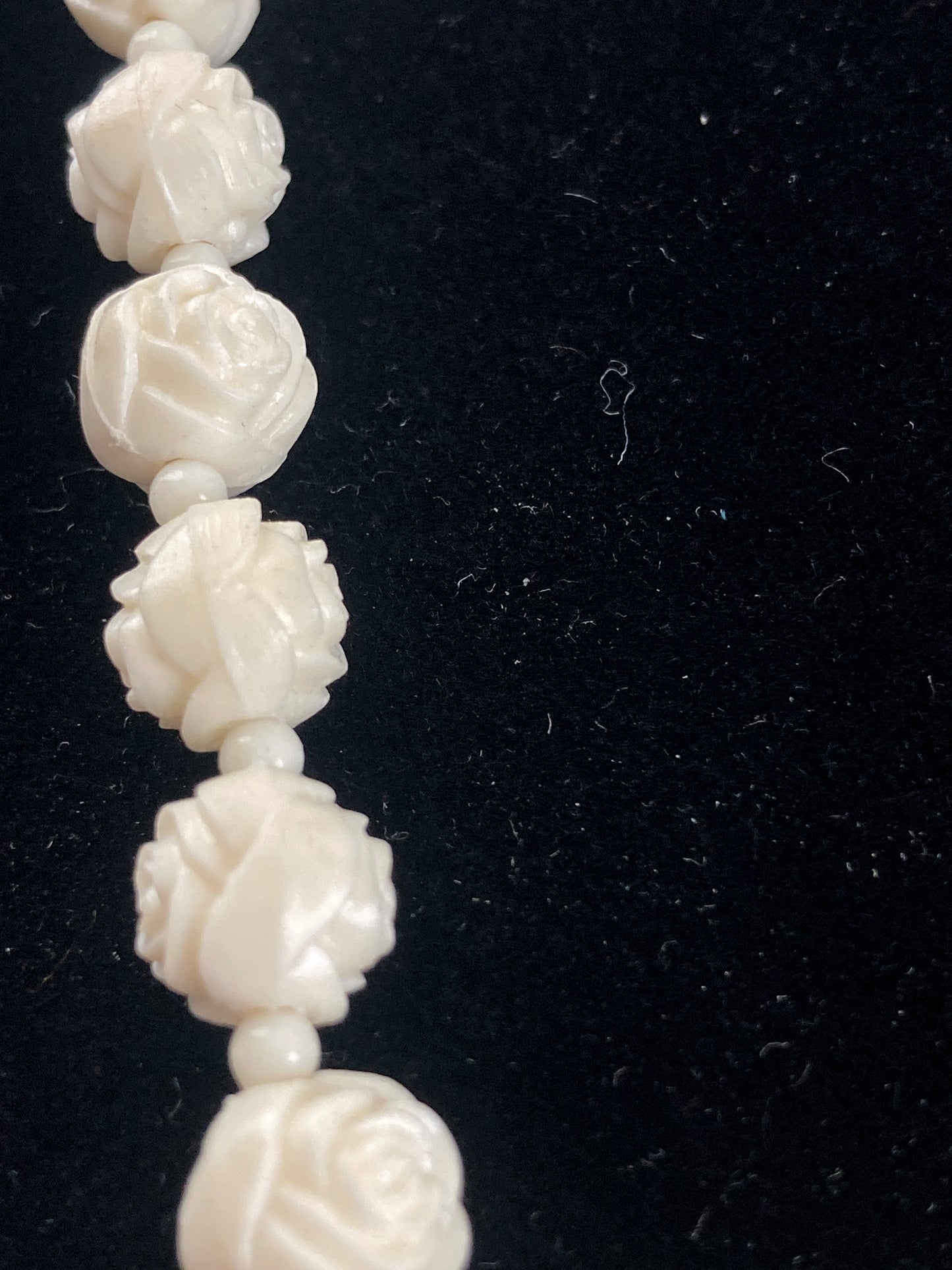 Cream Colored Beaded Roses Necklace