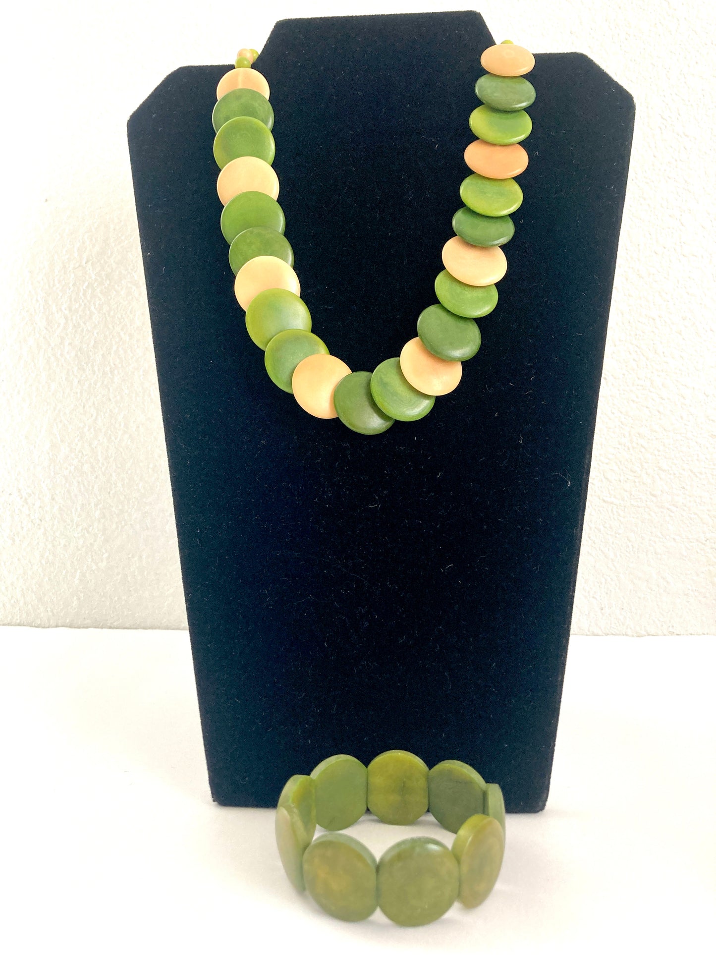 Green and Cream Disc Necklace and matching Bracelet set