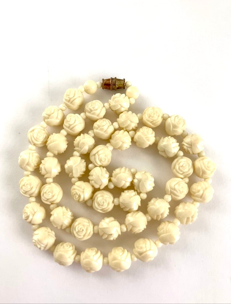 Cream Colored Beaded Roses Necklace