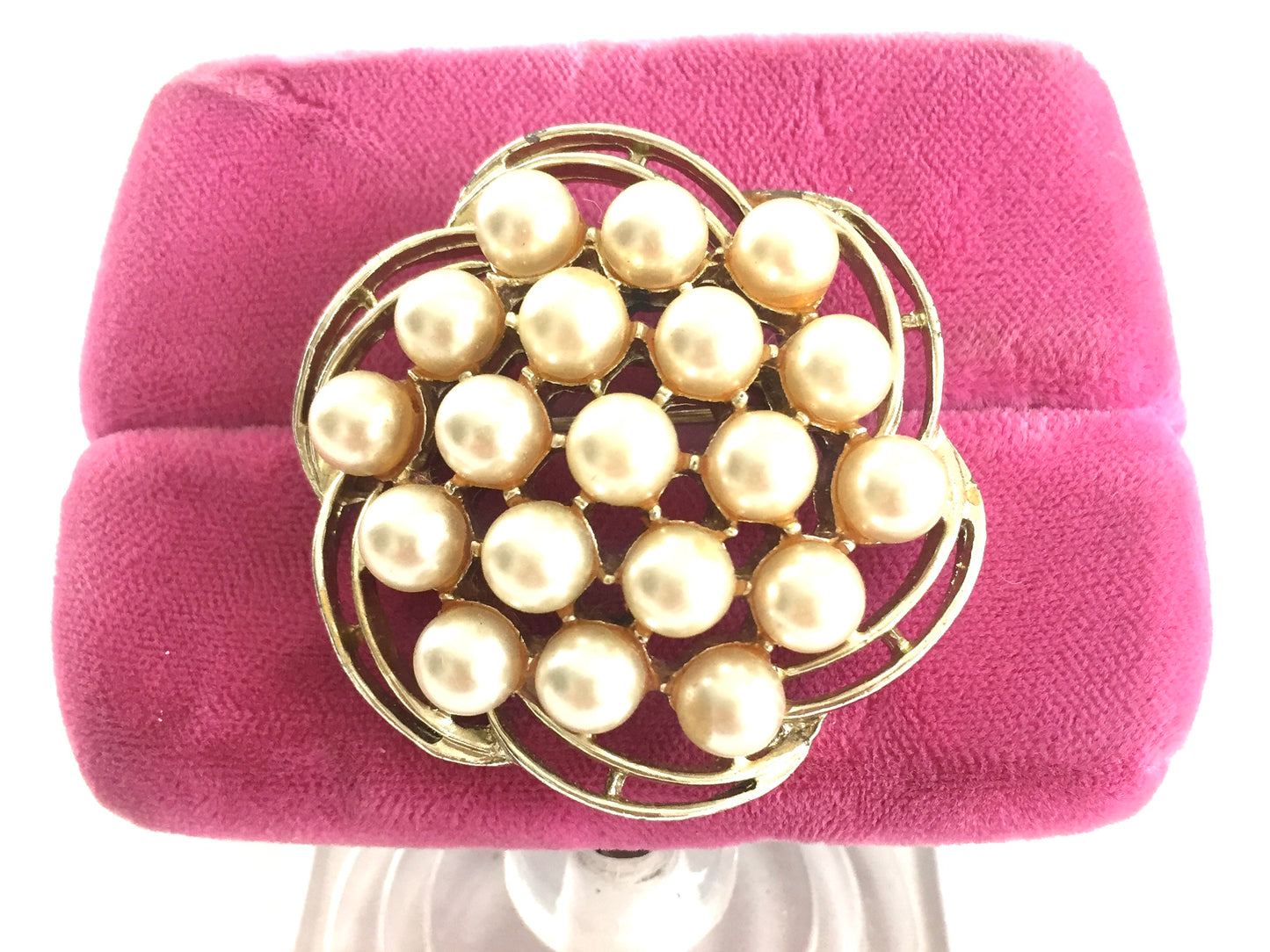 Stunning Vintage Pearl Brooch
