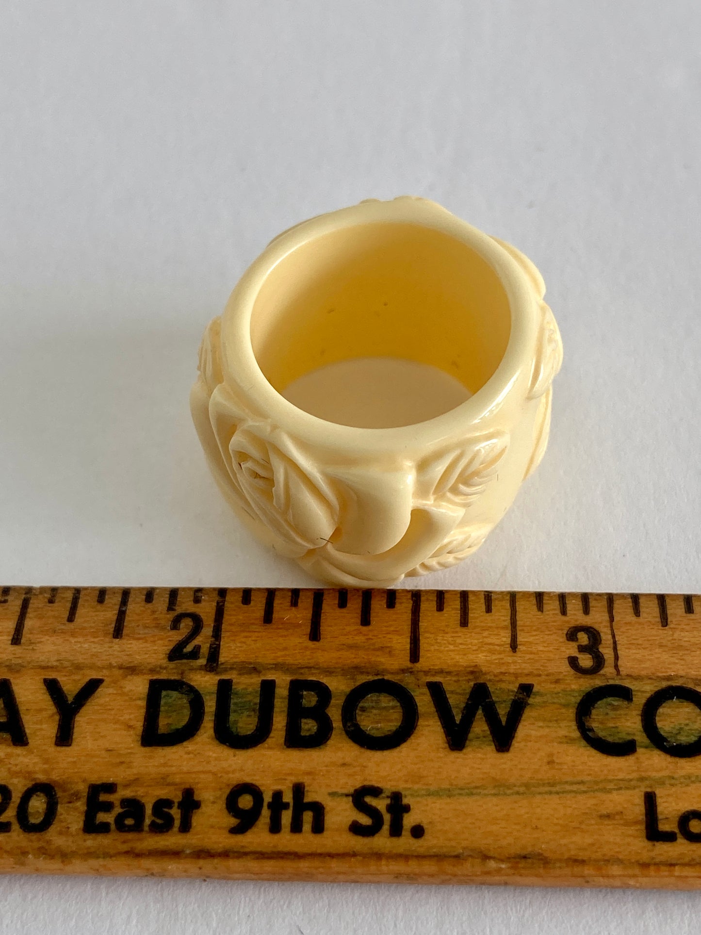 Wide Band Molded Roses Lucite Ring