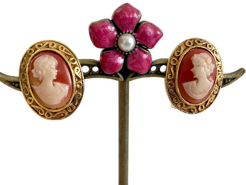 Cameo Earrings Faux Shell Gold Tone Clip Ons