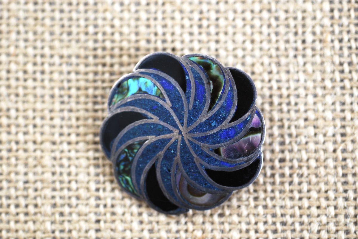 Vintage Taxco Sunburst Brooch/Pendant in Crushed Turquoise, Abalone, Onyx