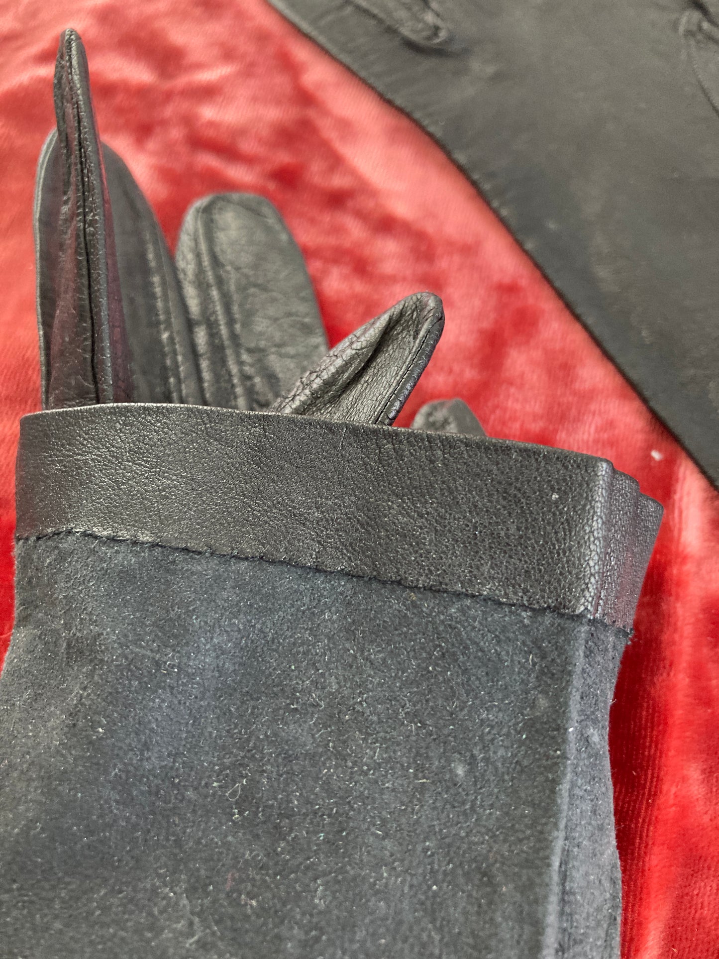Women's Black Leather Split Wrist Gloves Size 6
