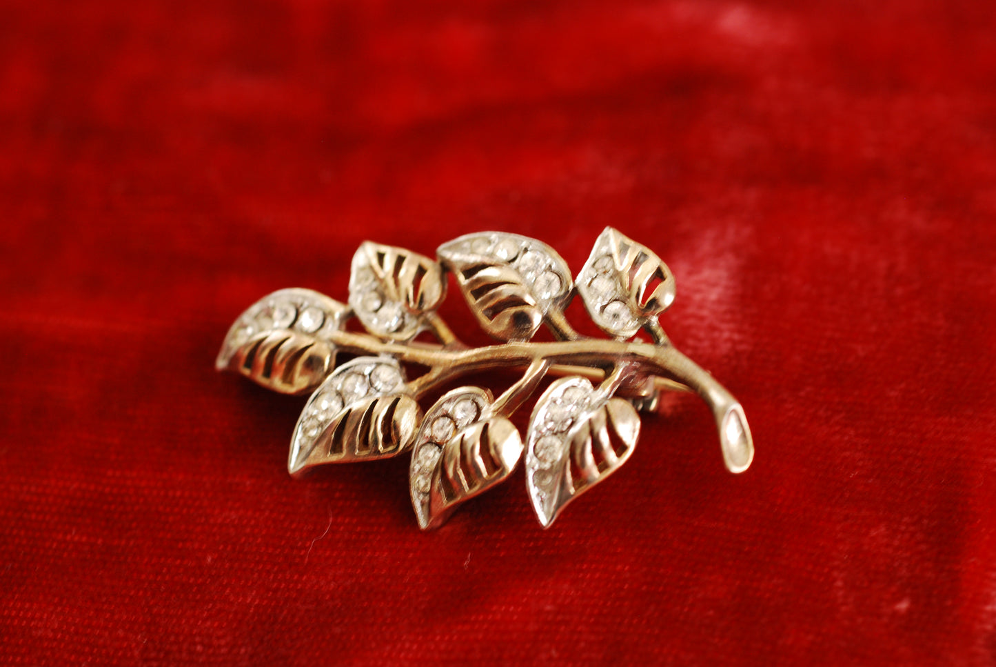 Vintage Leaves Brooch with Rhinestones