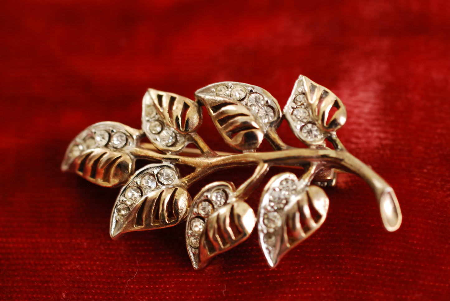 Vintage Leaves Brooch with Rhinestones