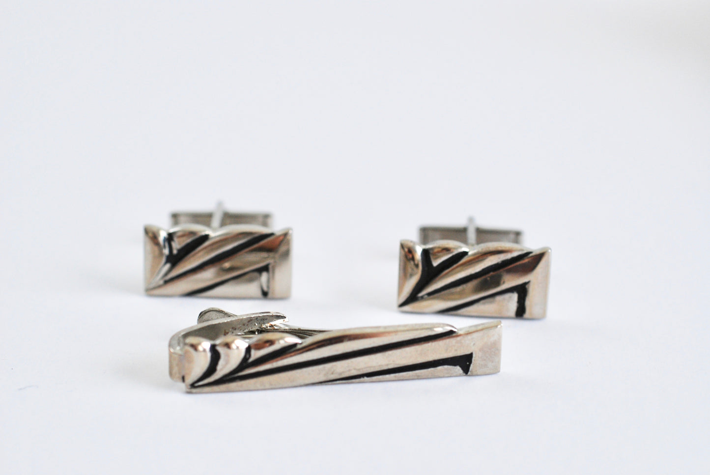 Vintage Cufflinks and Tie Clasp Set Art Deco Look Chrome Plated