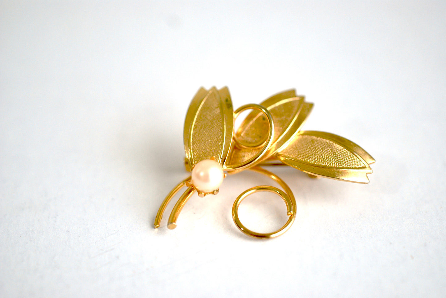 Gold Tone Vintage Brooch Leaves with Single Pearl