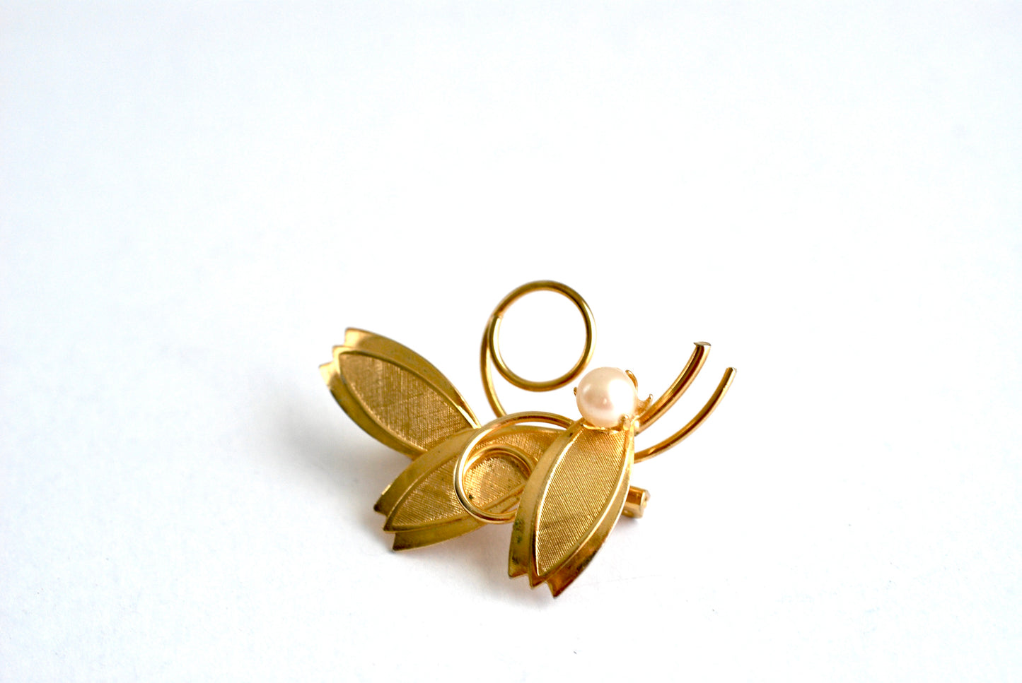 Gold Tone Vintage Brooch Leaves with Single Pearl