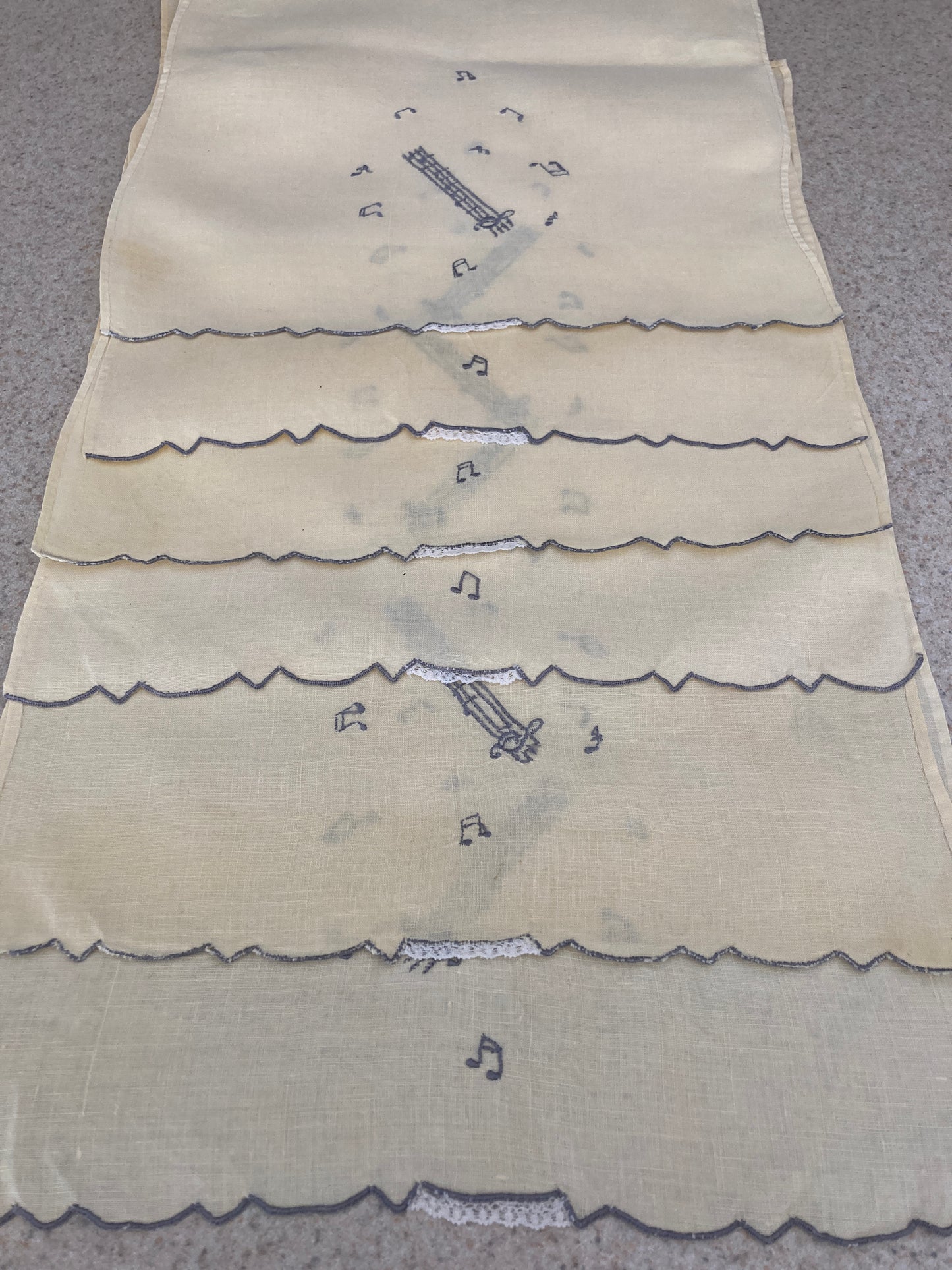 Vintage Fingertip/Guest Towels Musical Notes Set of Six