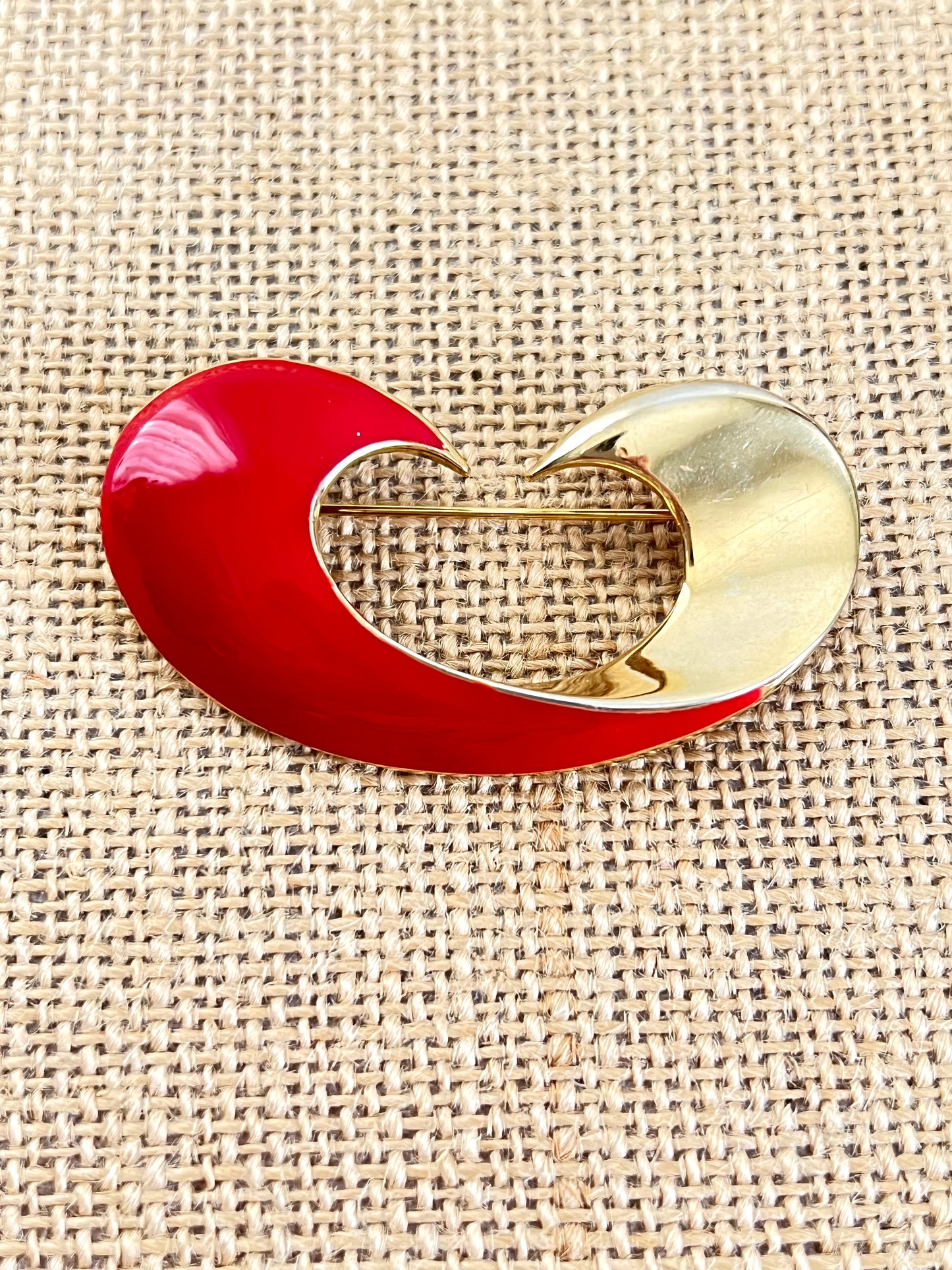 Red Enamel & Gold Tone Swirl Brooch