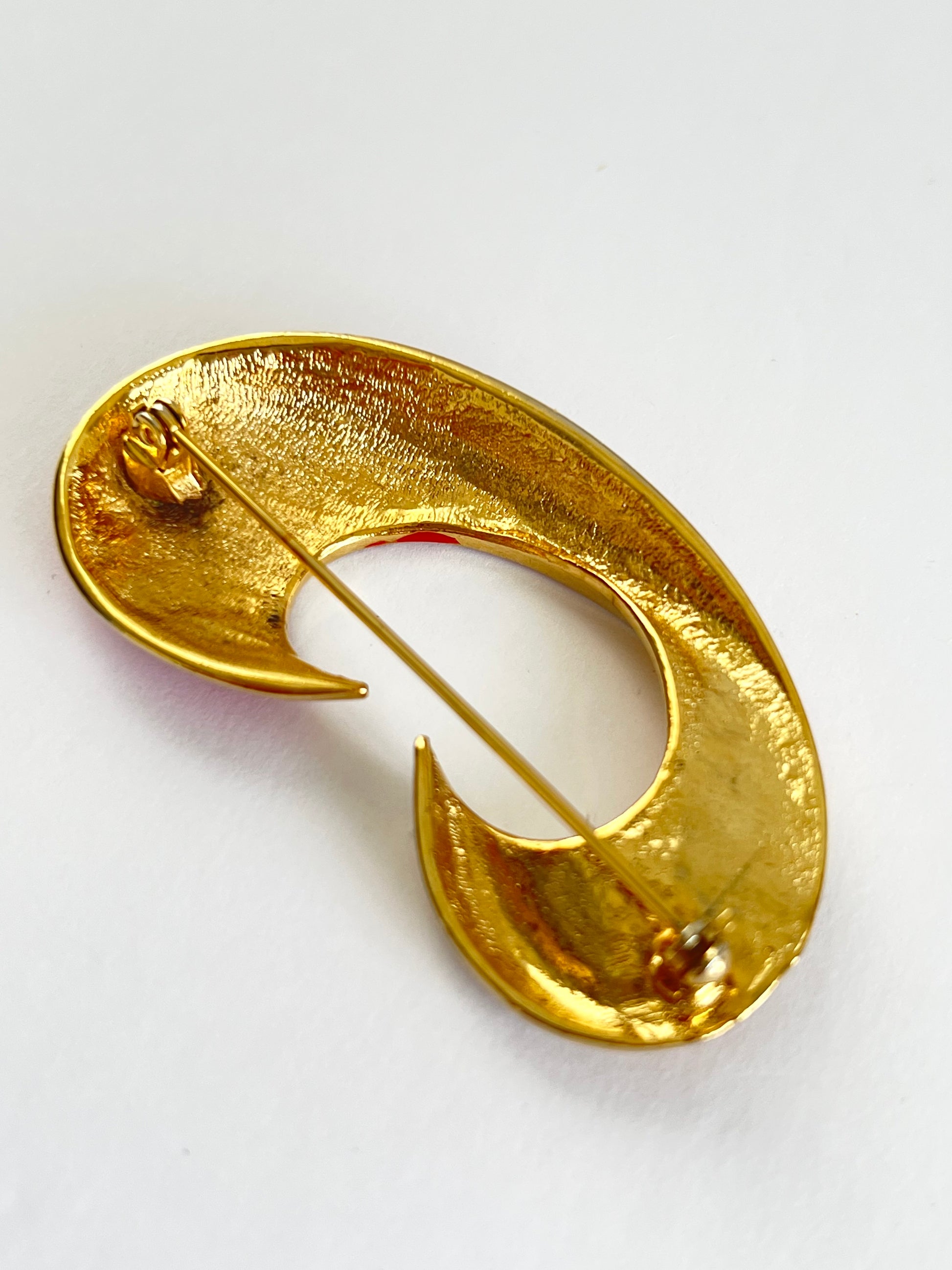 Red Enamel & Gold Tone Swirl Brooch
