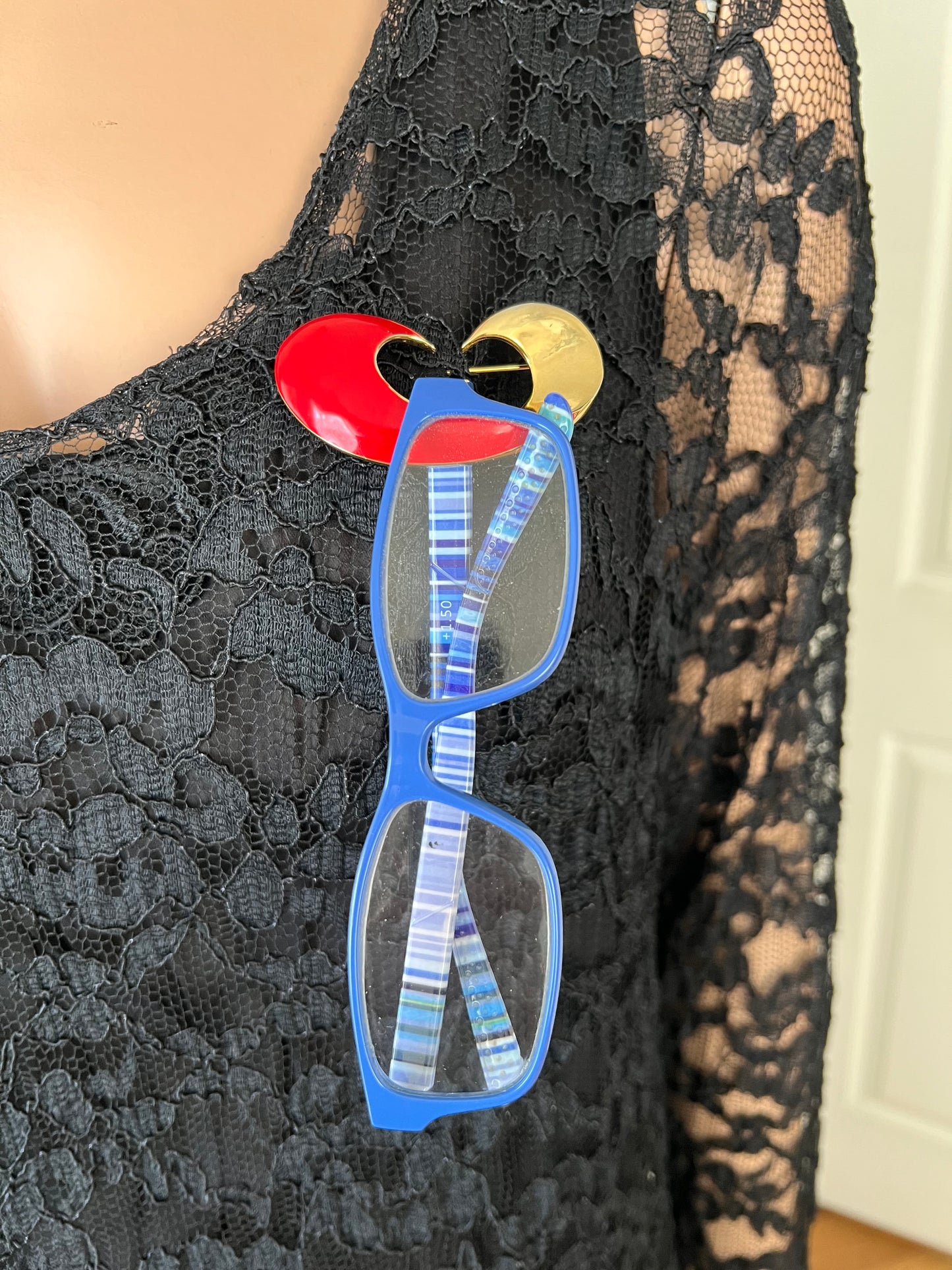 Red Enamel & Gold Tone Swirl Brooch