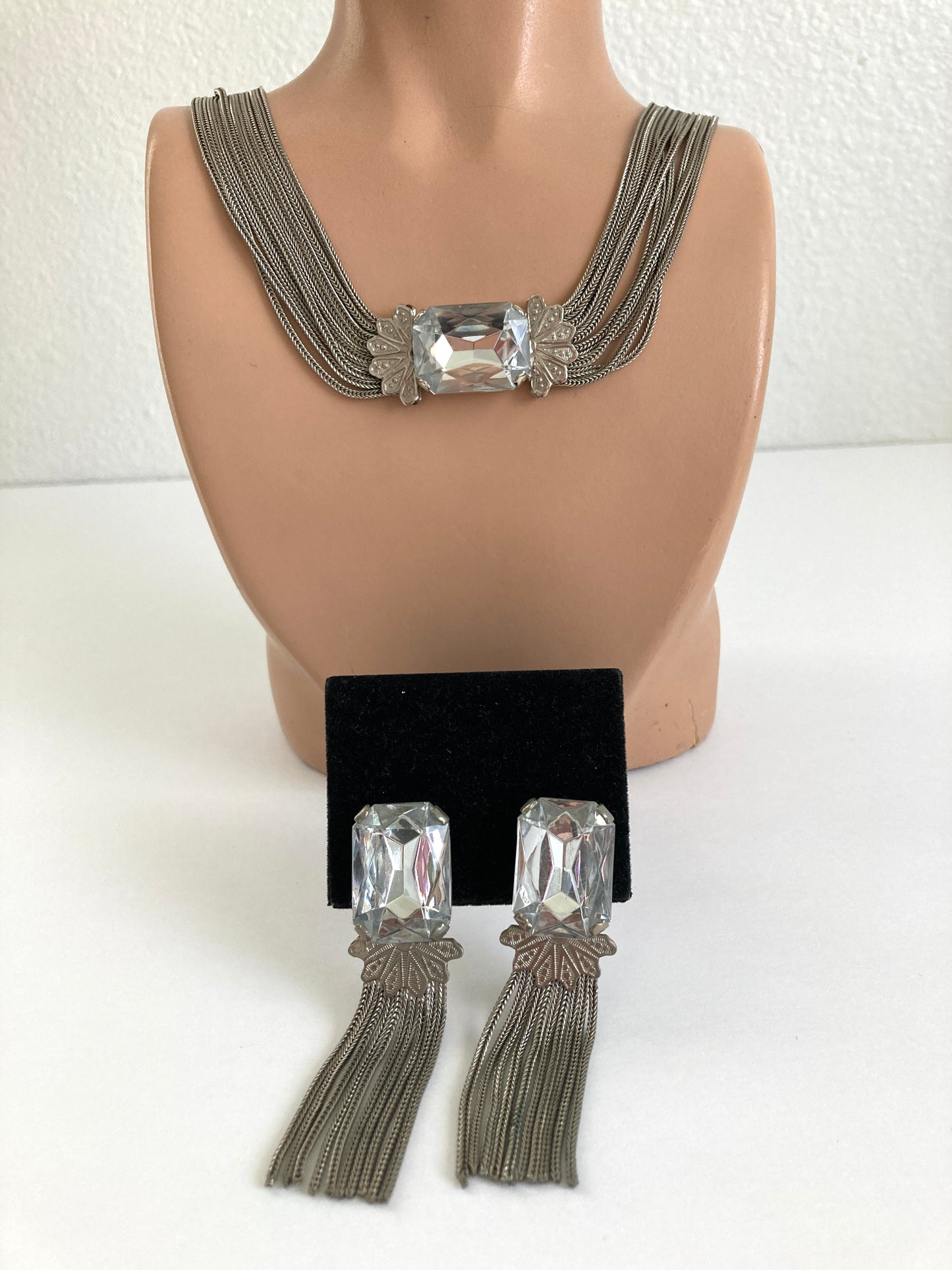 Chunky Silver-tone Deco Look Choker and Earrings Set