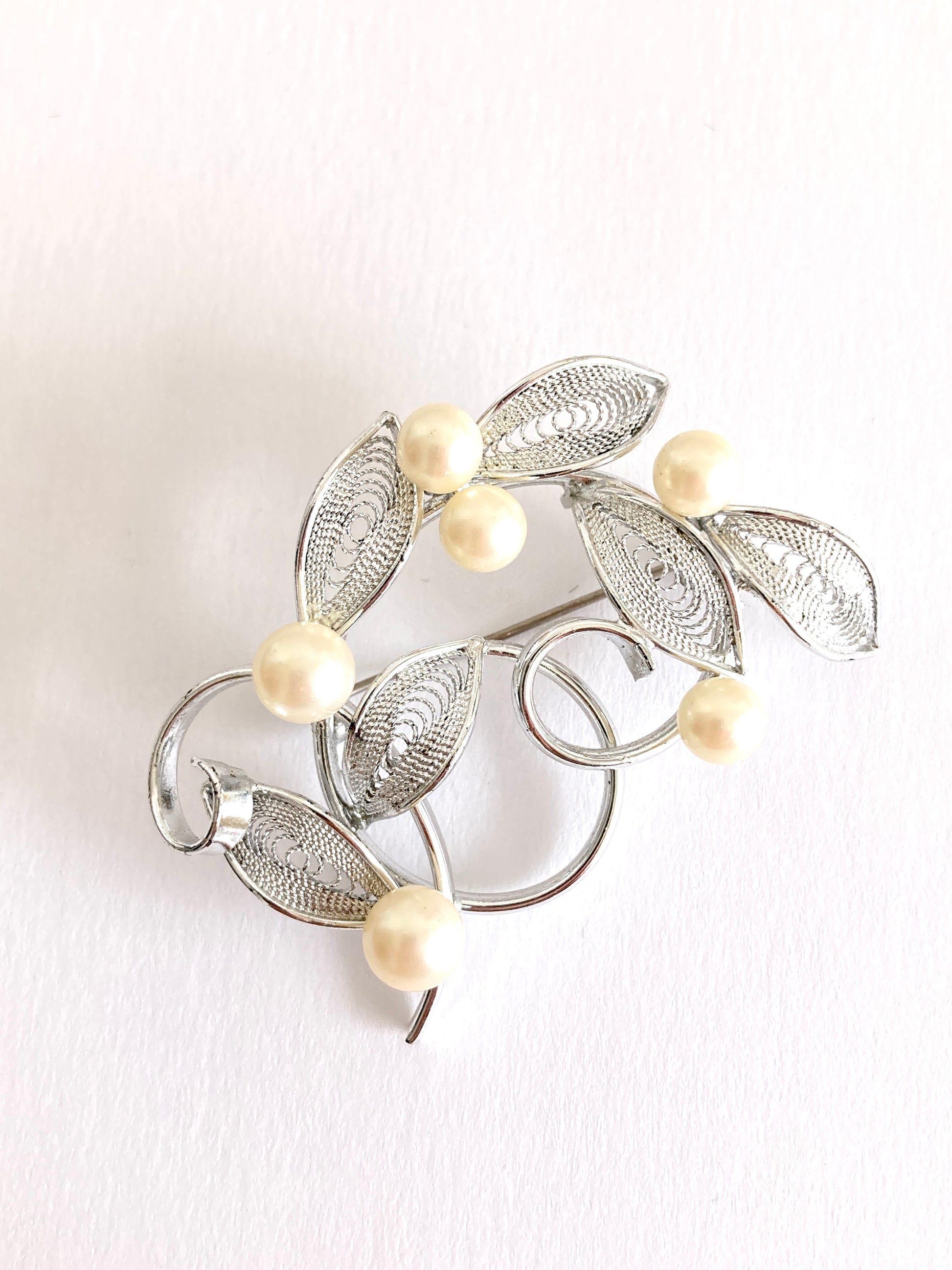 Silver Wirework Filigree Leaves & Pearls Brooch