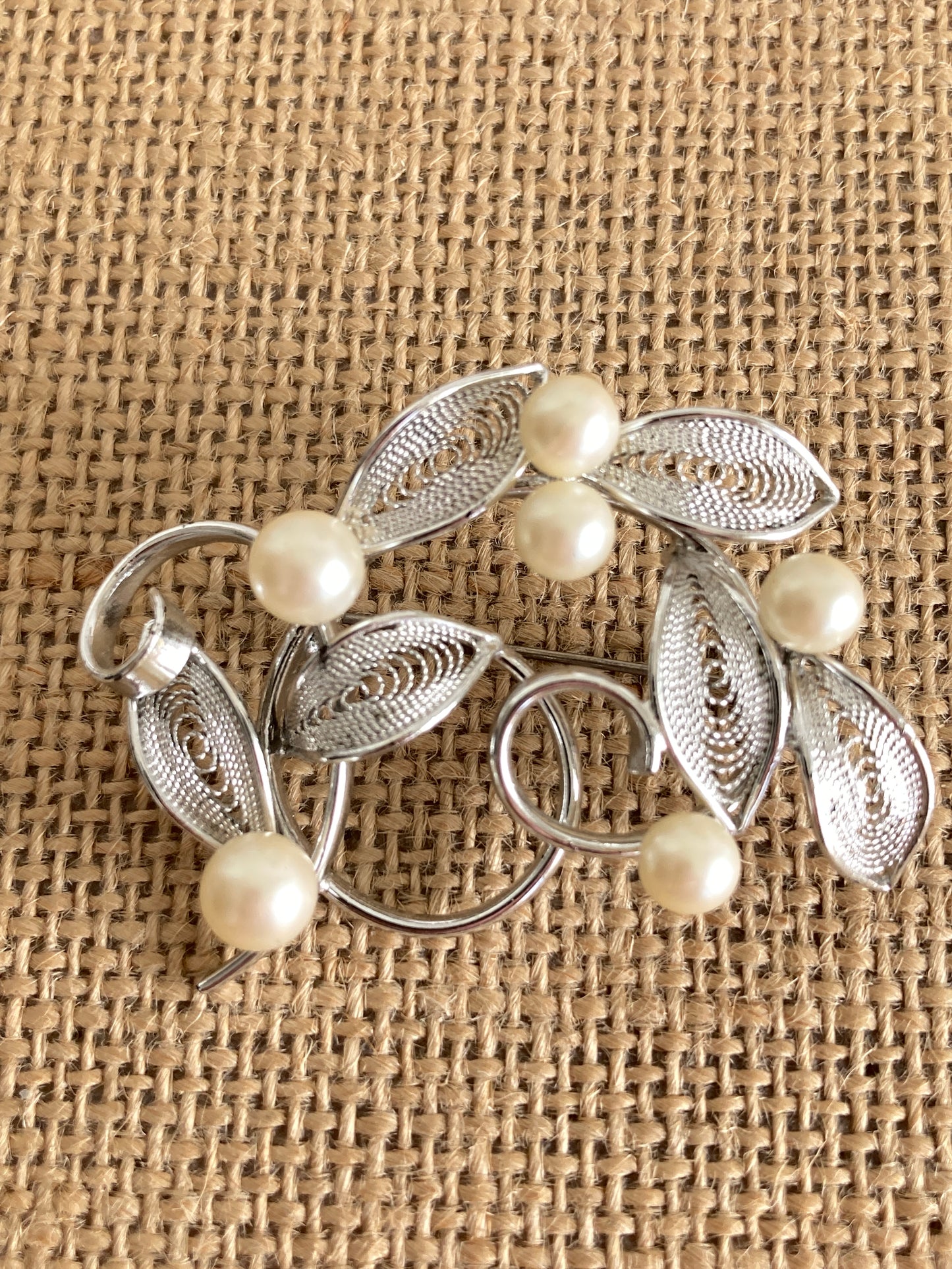 Silver Wirework Filigree Leaves & Pearls Brooch