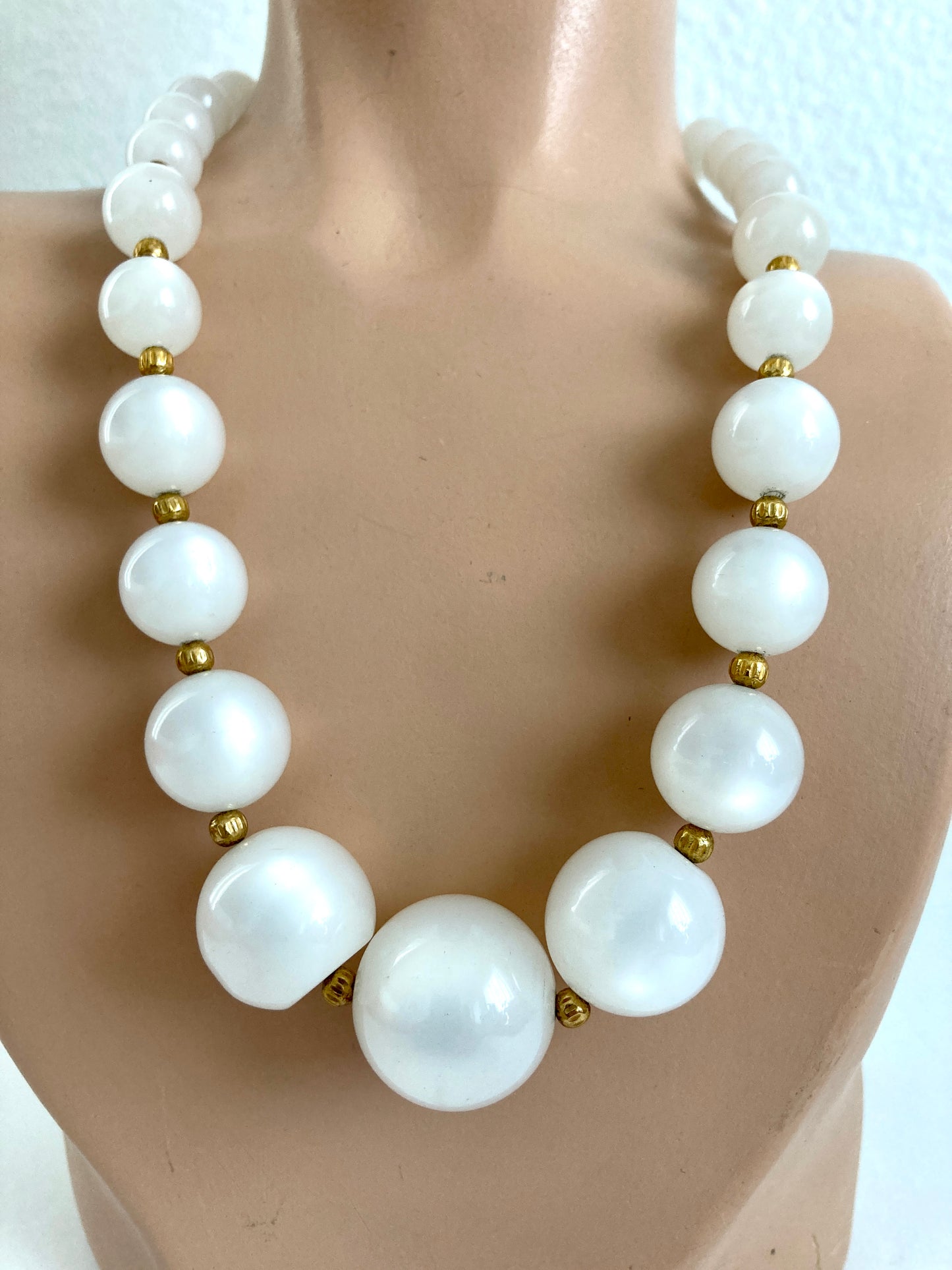 White Moonglow Graduated Bead Necklace Gold Spacers