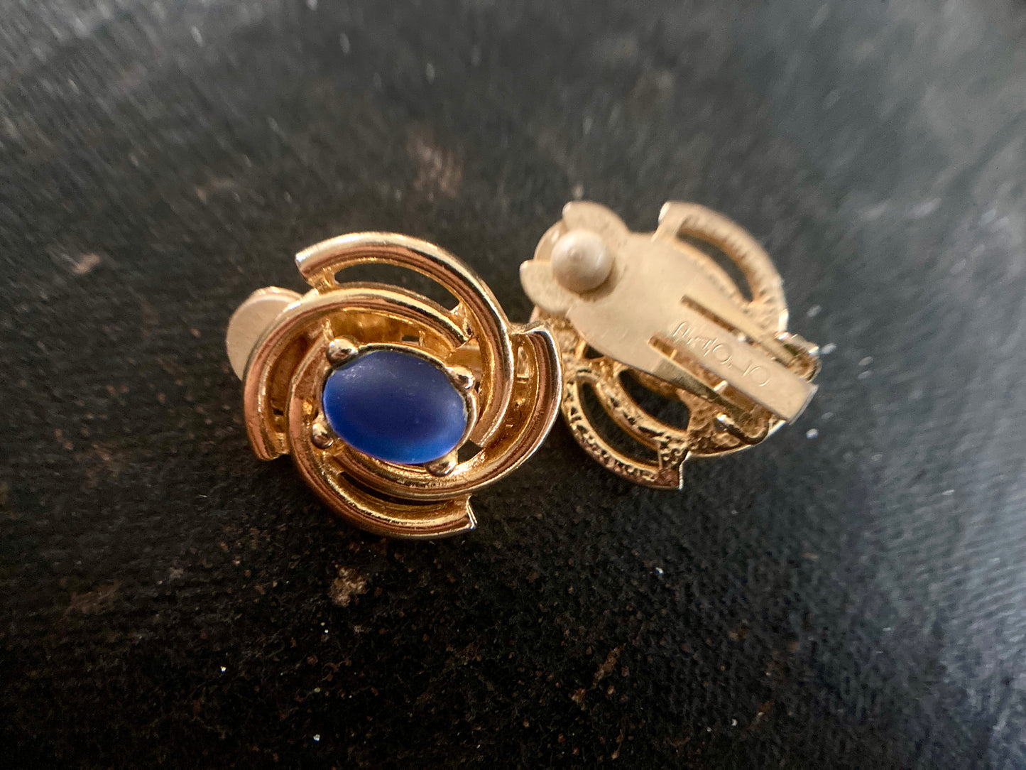 Vintage Paolo Gucci Earrings Blue Moonglow Gold-tone Metal