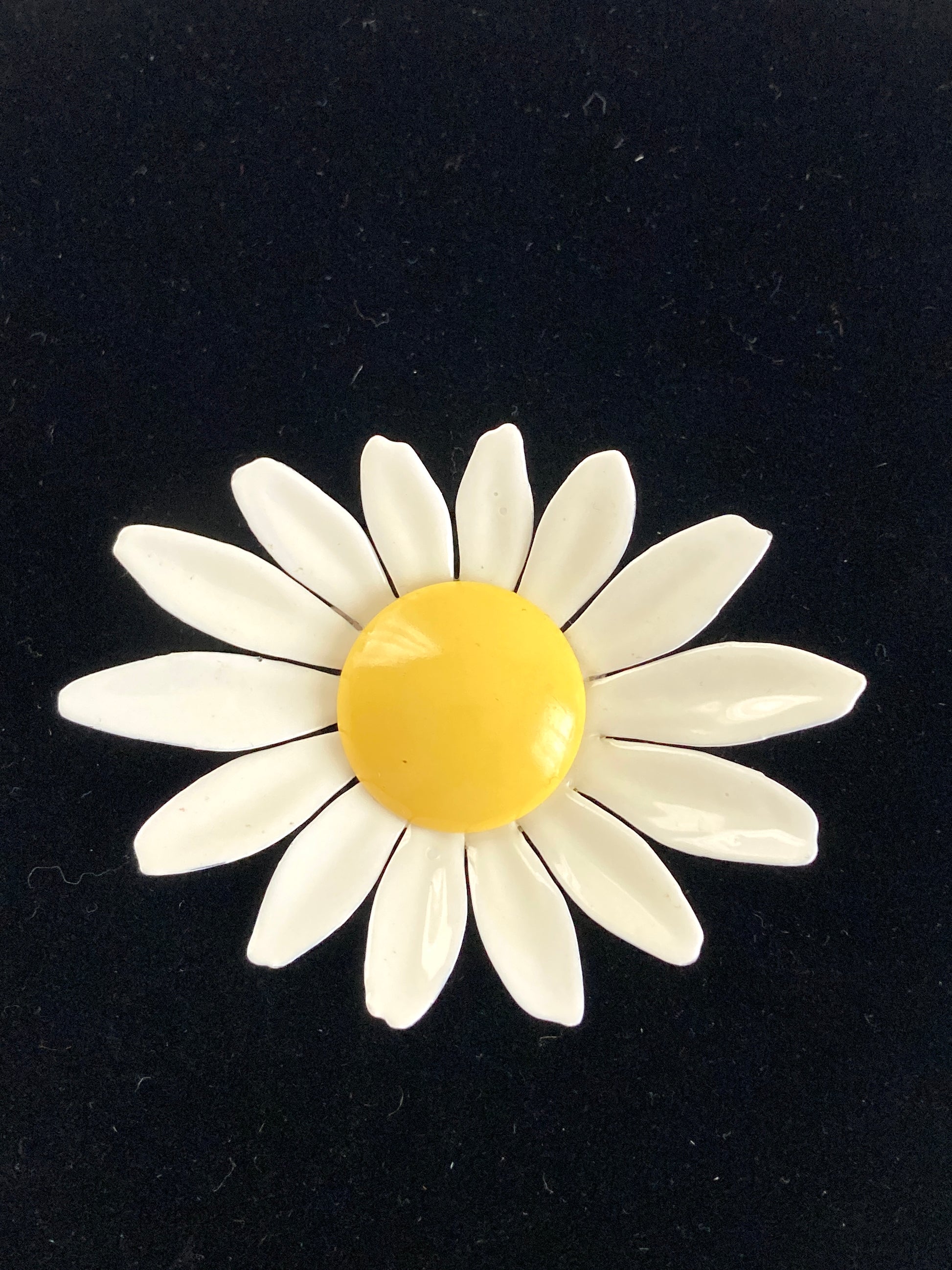 Large Enamel Daisy Brooch 1960s