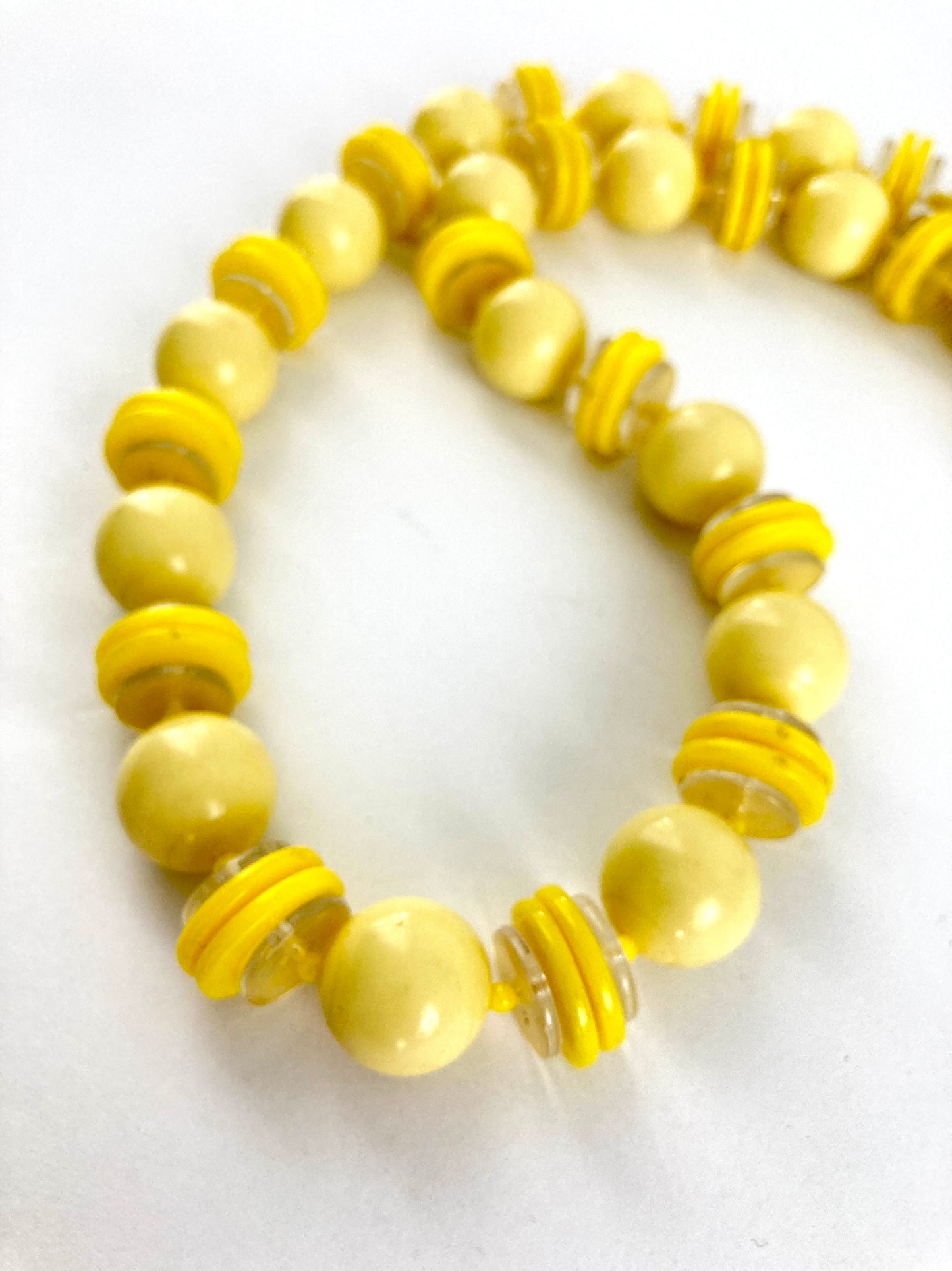 Vintage Mod Look Yellow and Clear Chunky Bead Necklace