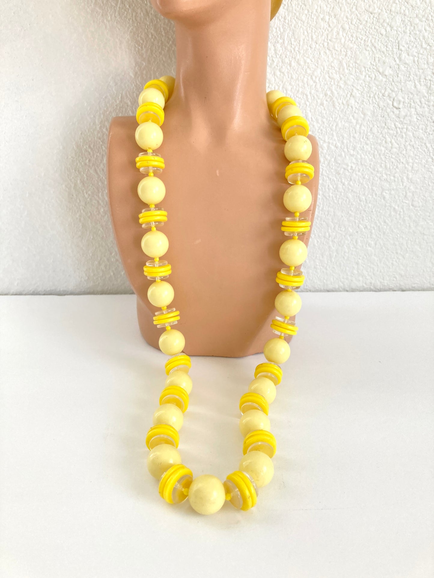 Vintage Mod Look Yellow and Clear Chunky Bead Necklace