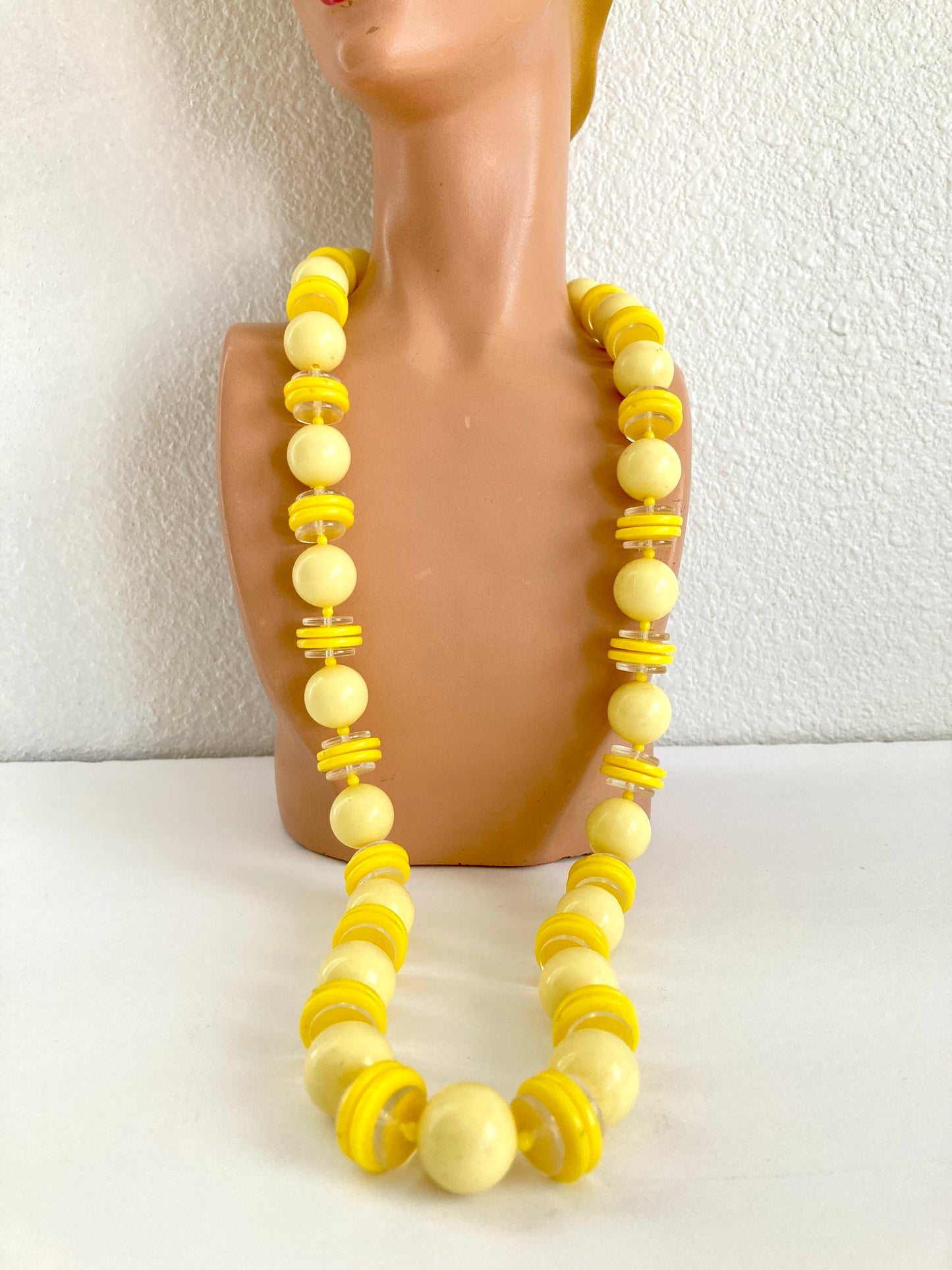 Vintage Mod Look Yellow and Clear Chunky Bead Necklace