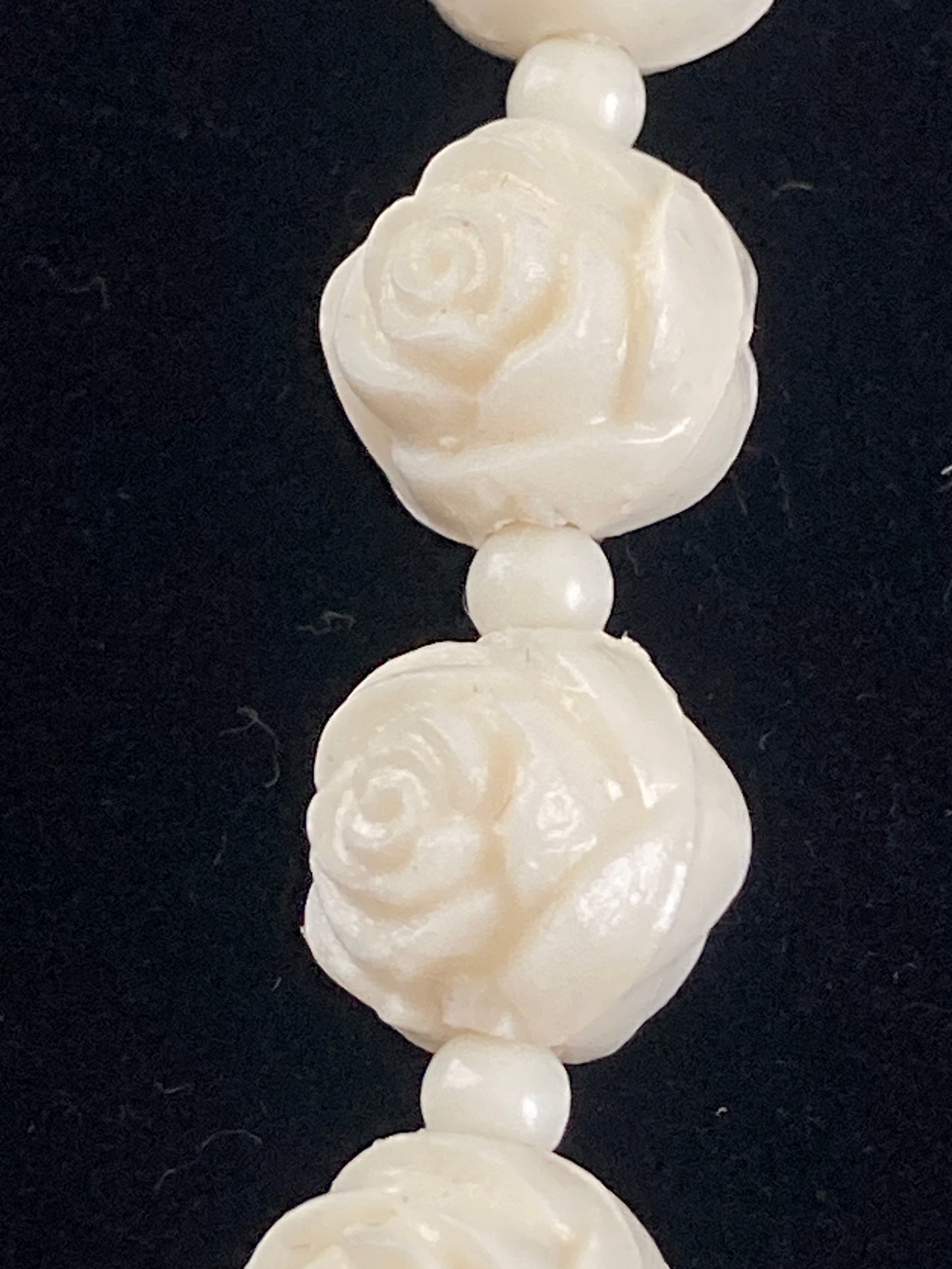 Cream Colored Beaded Roses Necklace