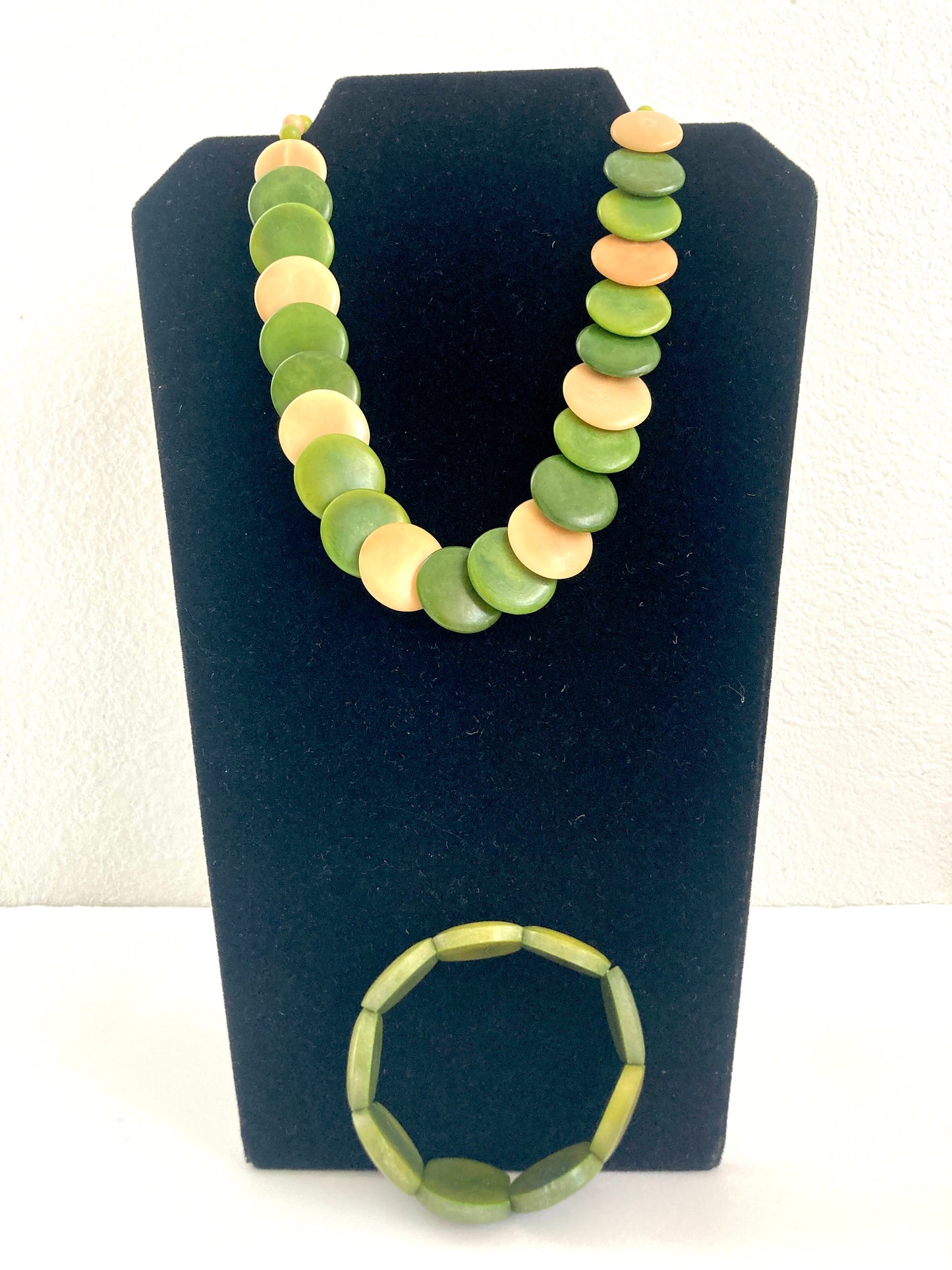 Green and Cream Disc Necklace and matching Bracelet set