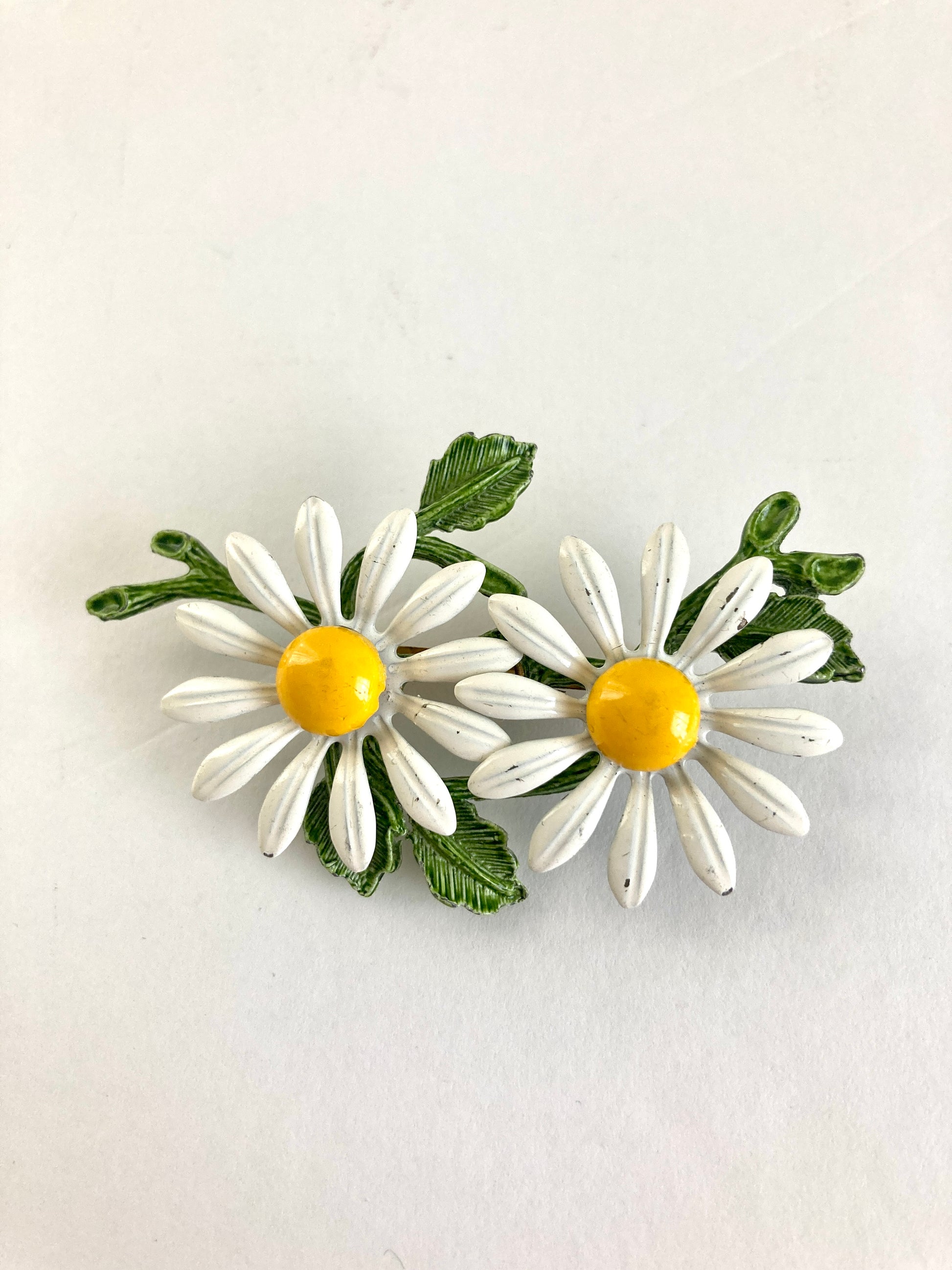 1960s Double Daisy Enamel Brooch