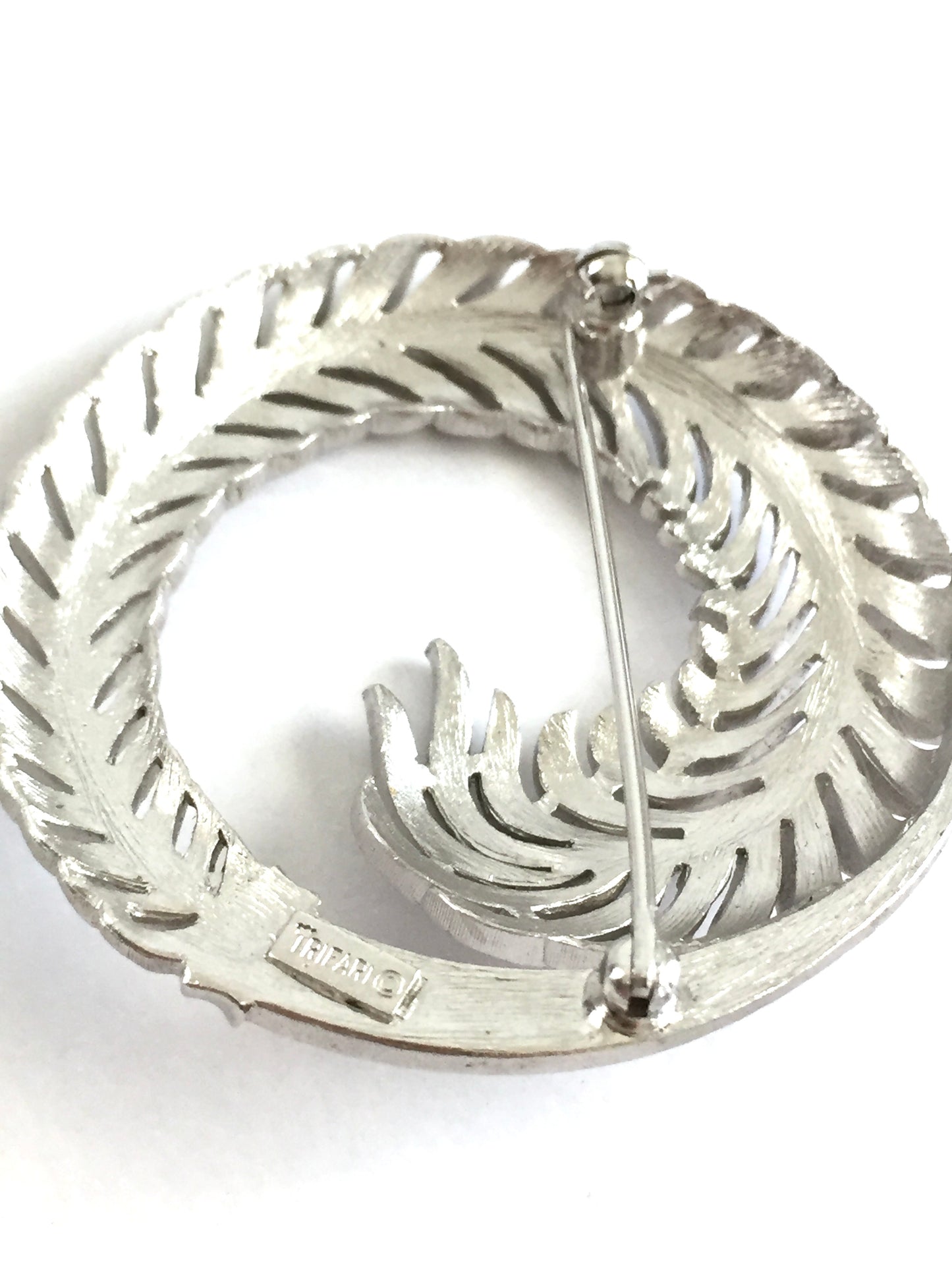 Brooch and Earrings Set Brushed Silver Fern, Trifari